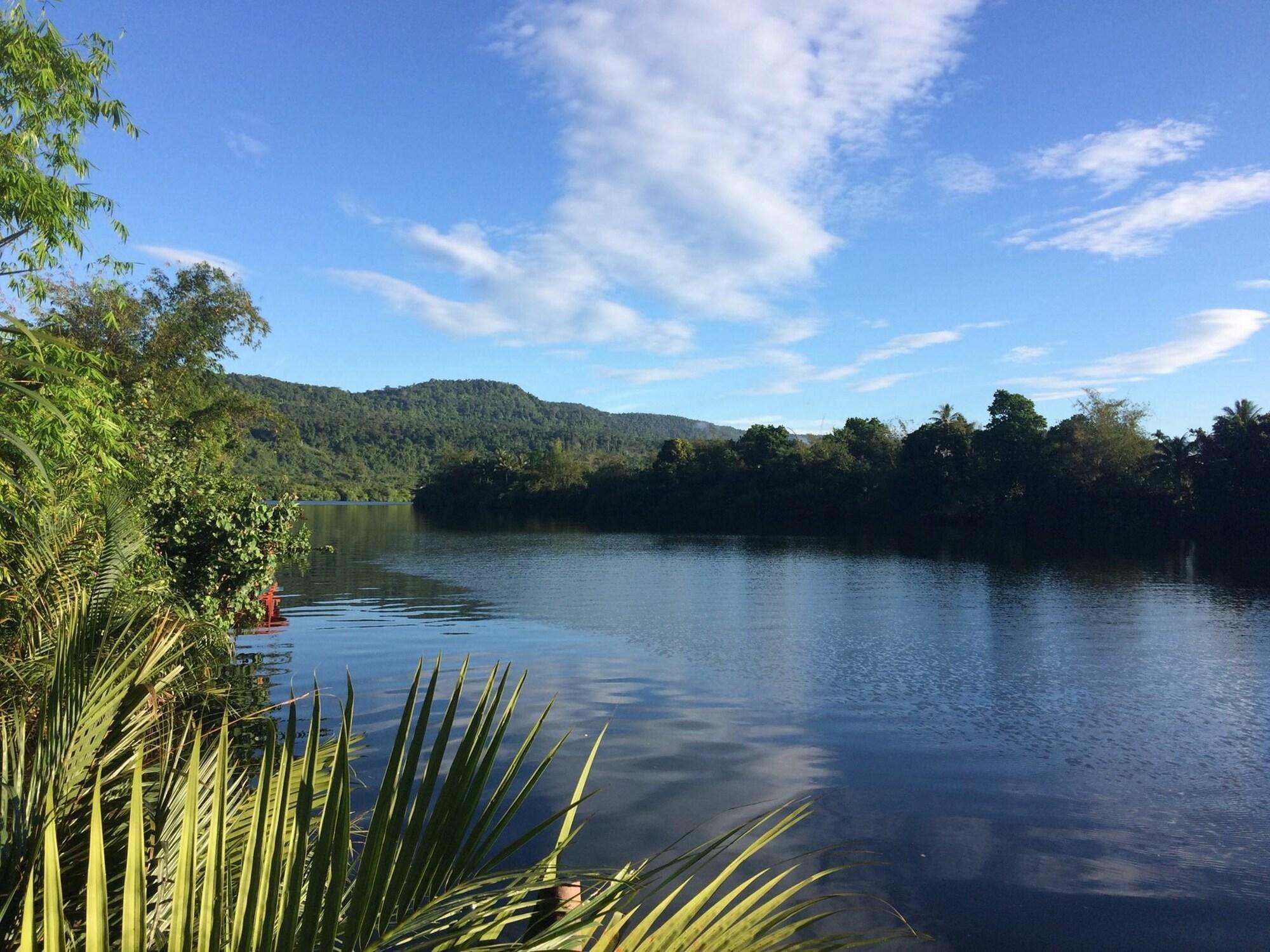Rainbow Lodge by null