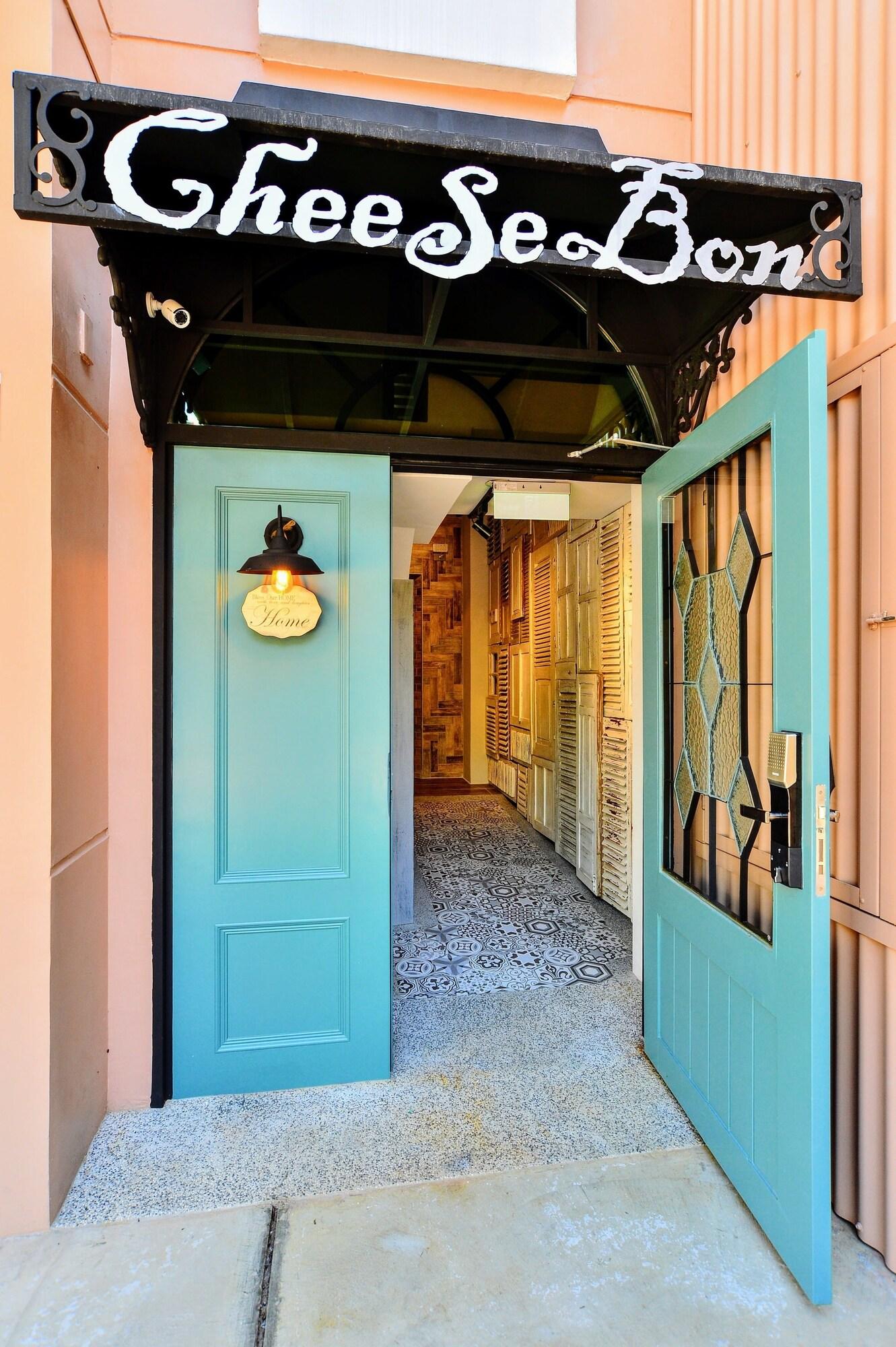 喵 可麗露 僅提供宅配服務（台中沒有住宿服務喔，民宿在花蓮喔～營業時間以粉專/IG公佈為主) by null