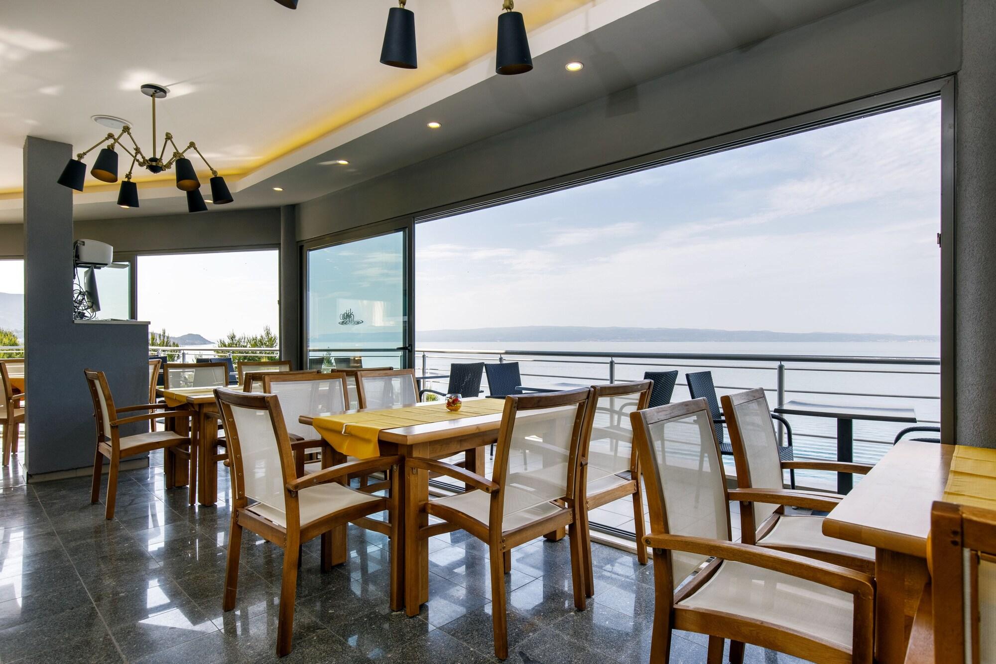 Ark Beach Hotel - Poză