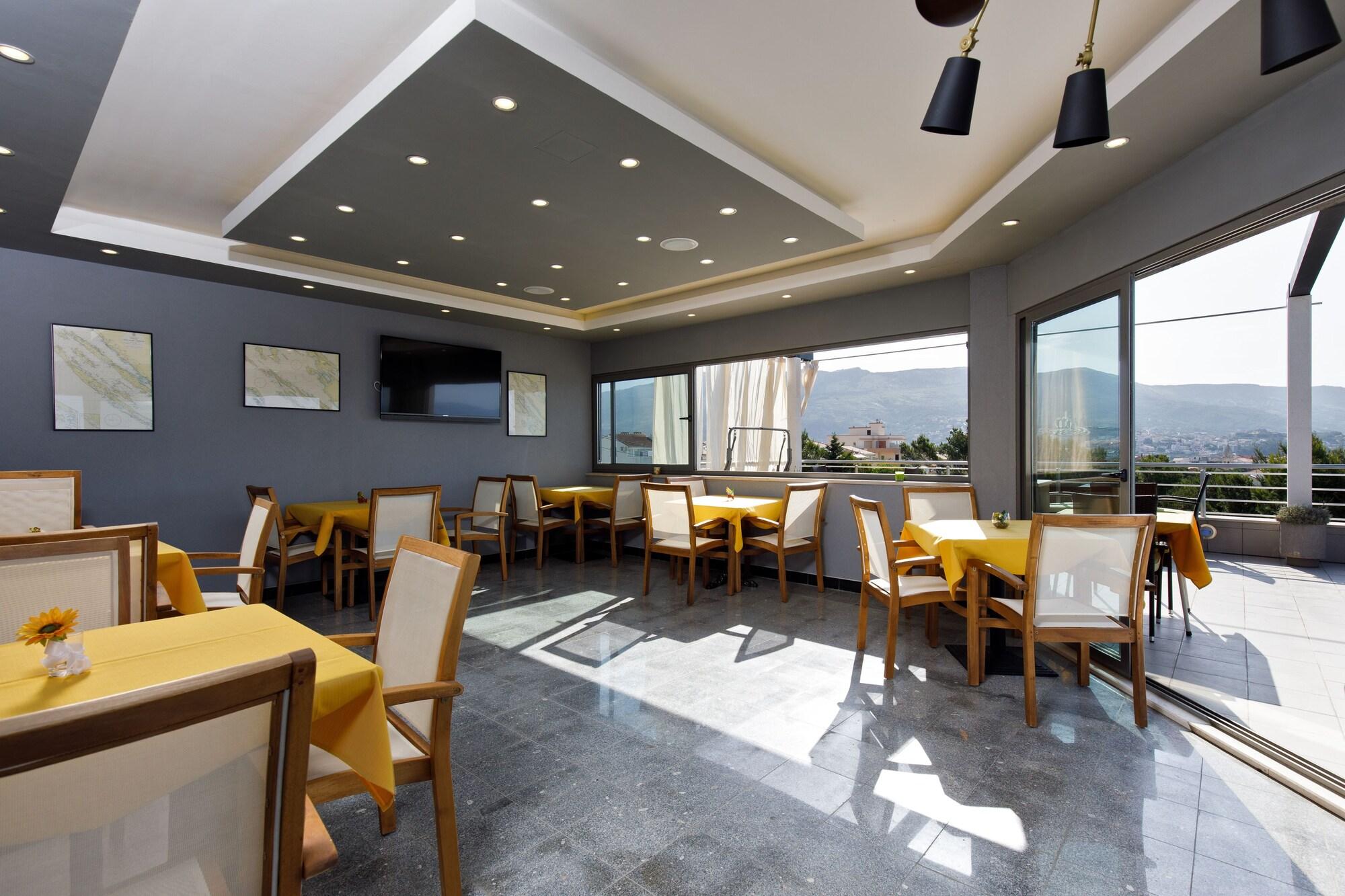 Ark Beach Hotel - Poză