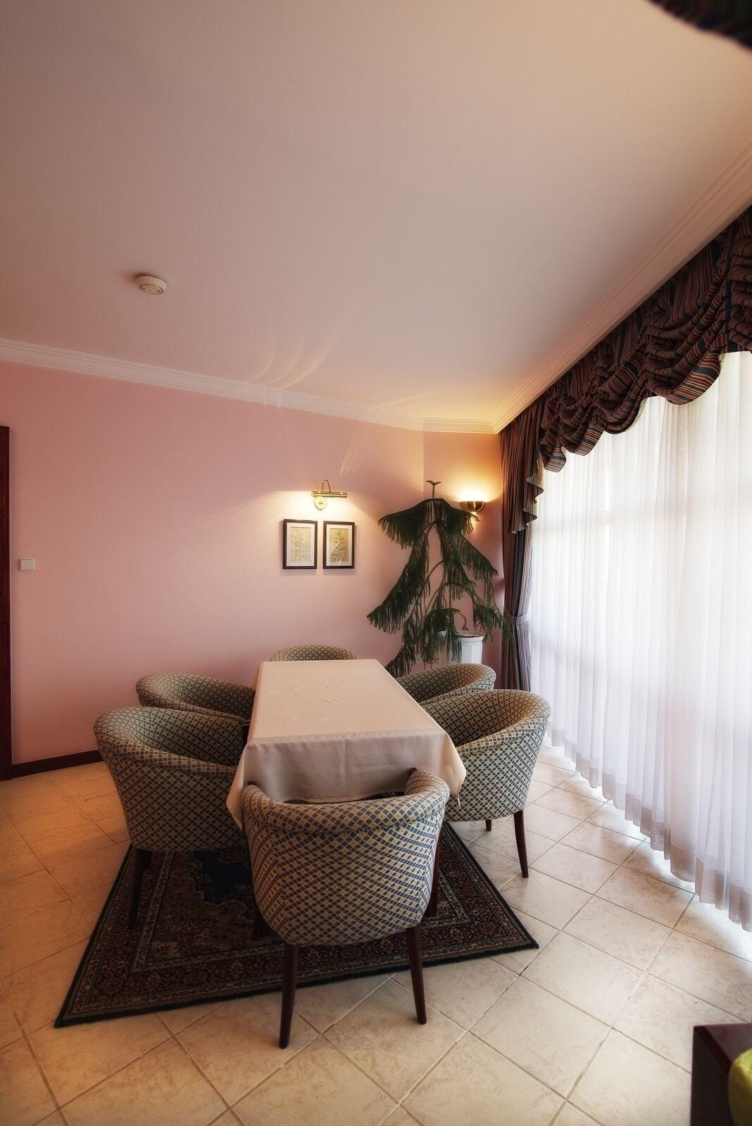 Hotel Bellevue by null