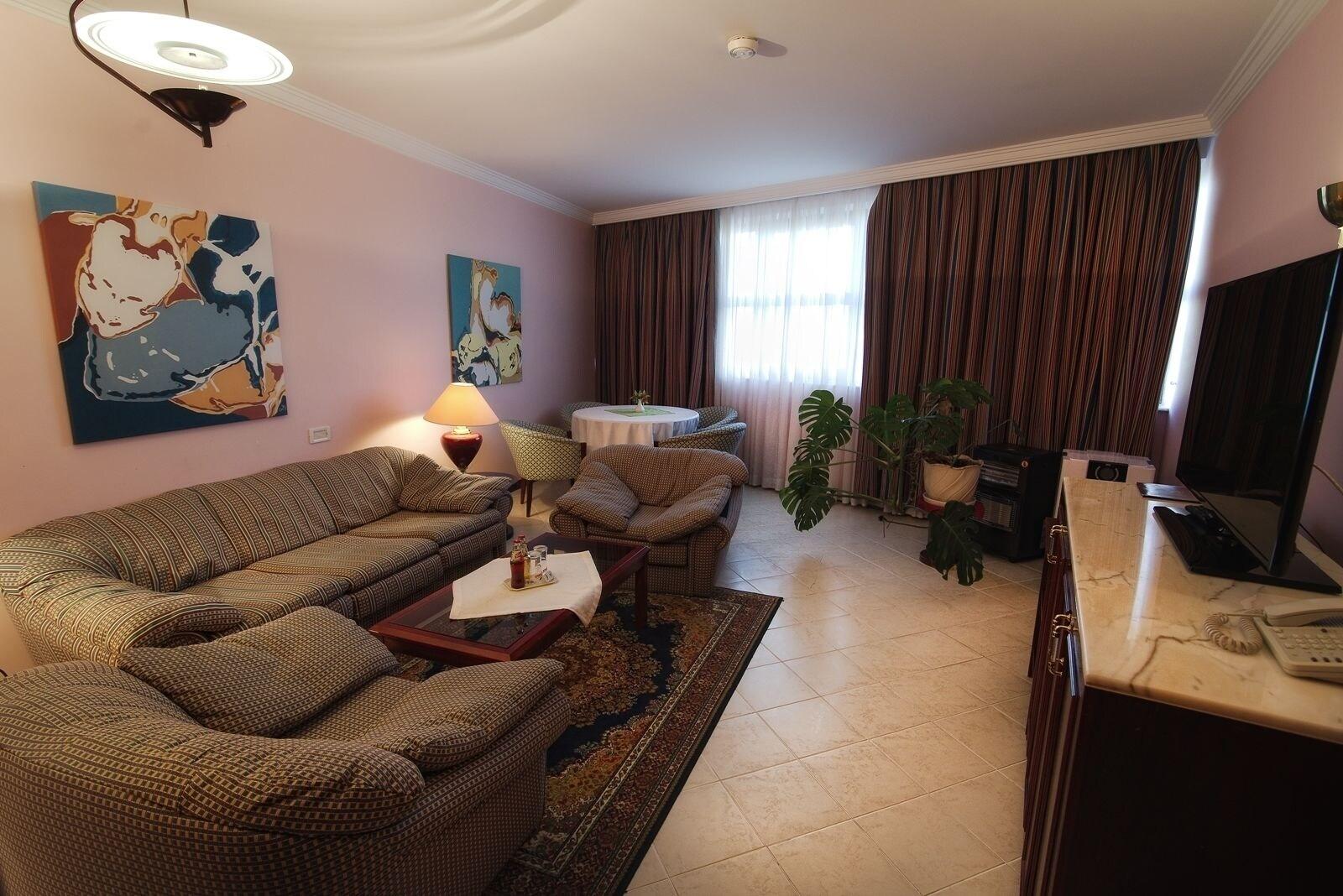 Hotel Bellevue by null