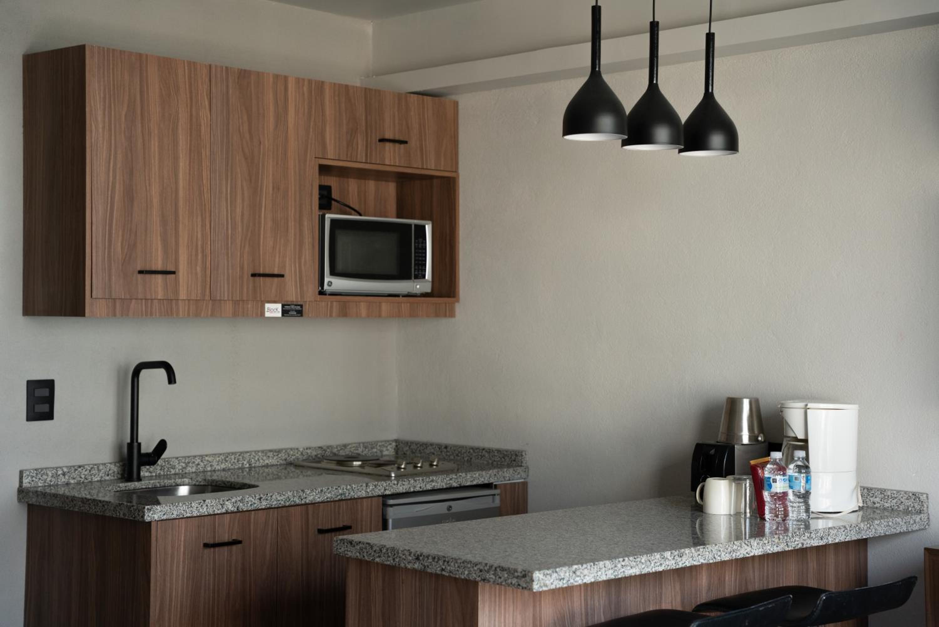 Hotel Block Suites
