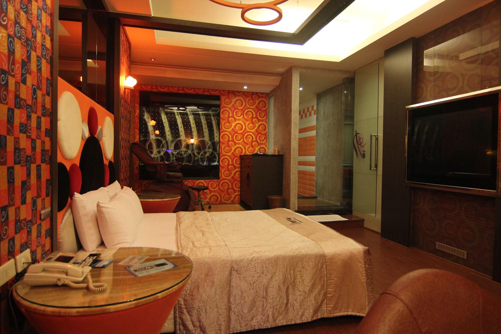 Romantic Code Motel