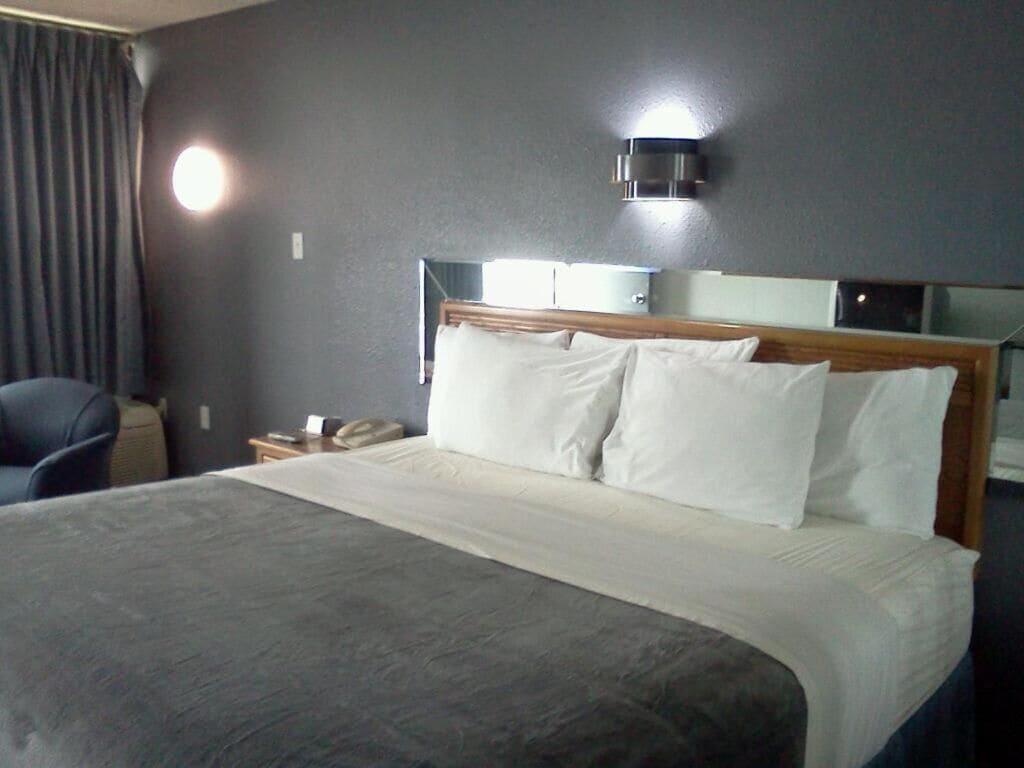 Quails Nest Inn And Suites