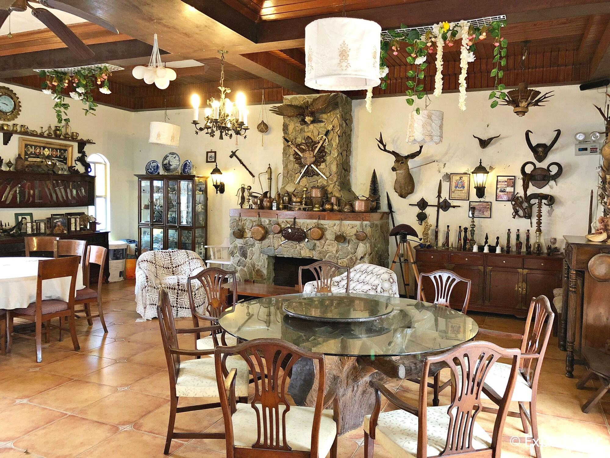 Casa De Carlo