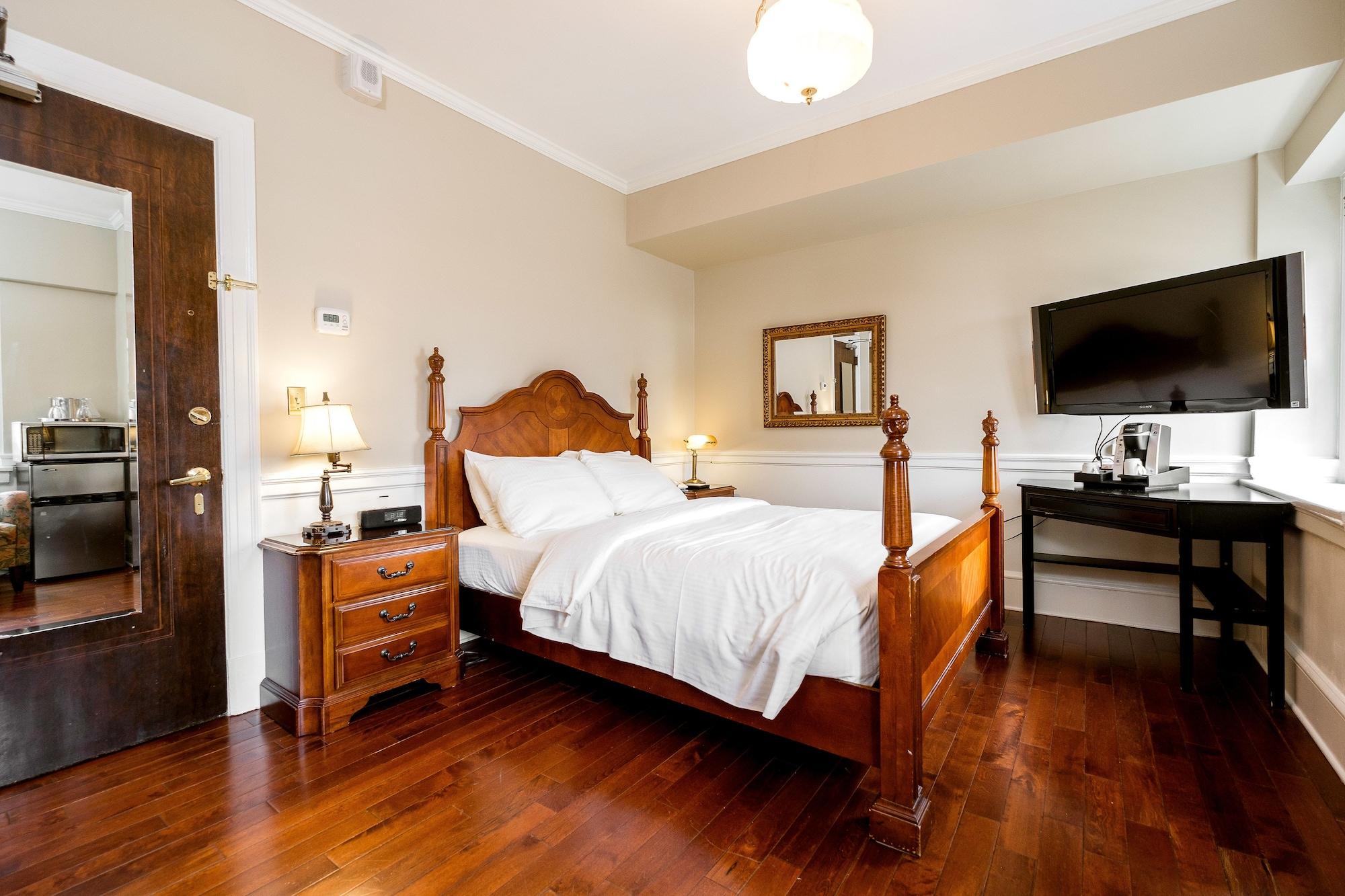 Hotel 340 by null