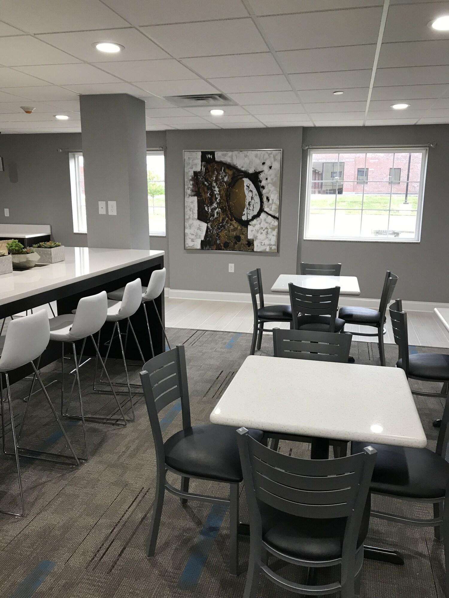 Home Inn And Suites