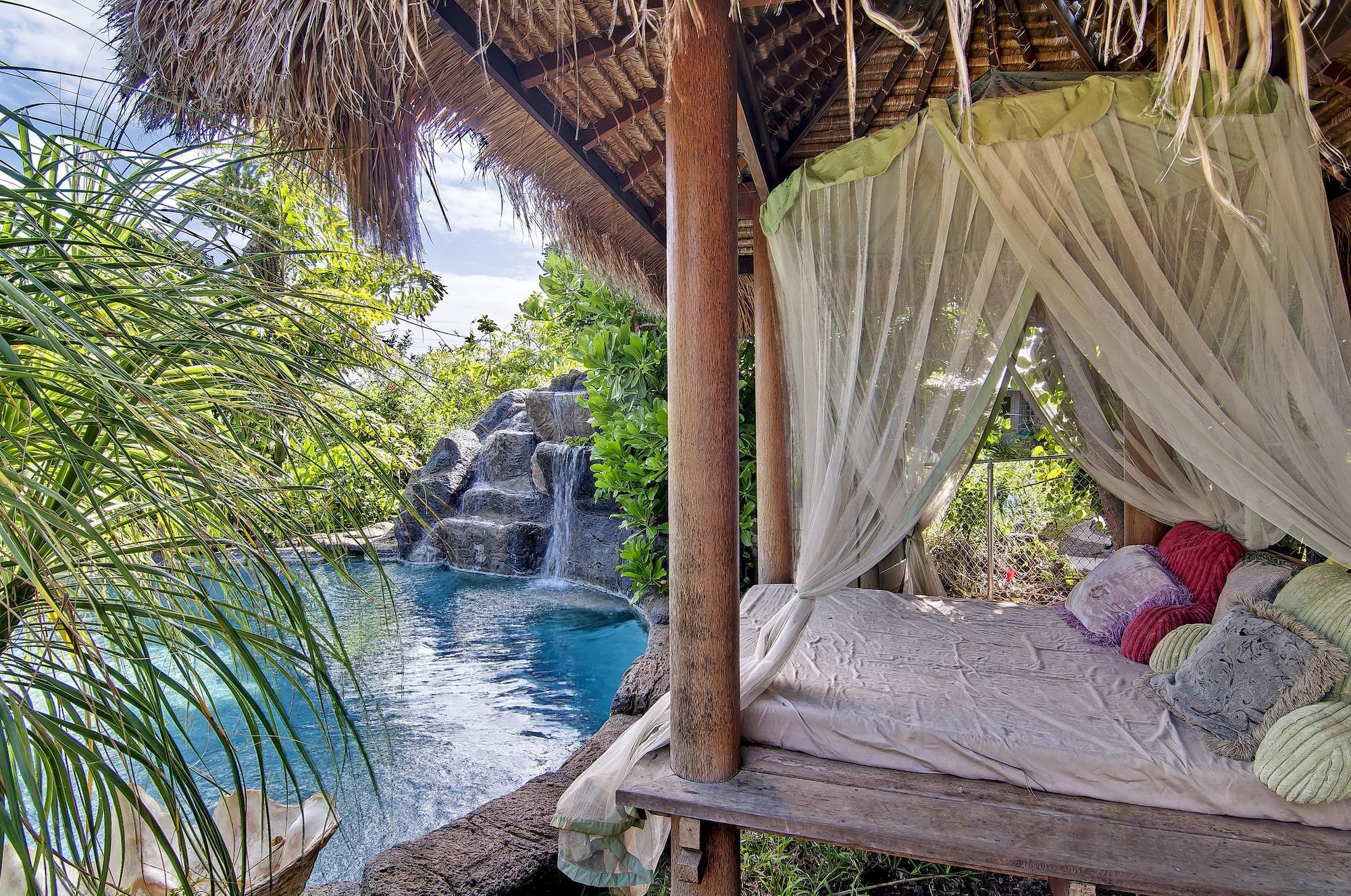 Manoa Valley Inn by null