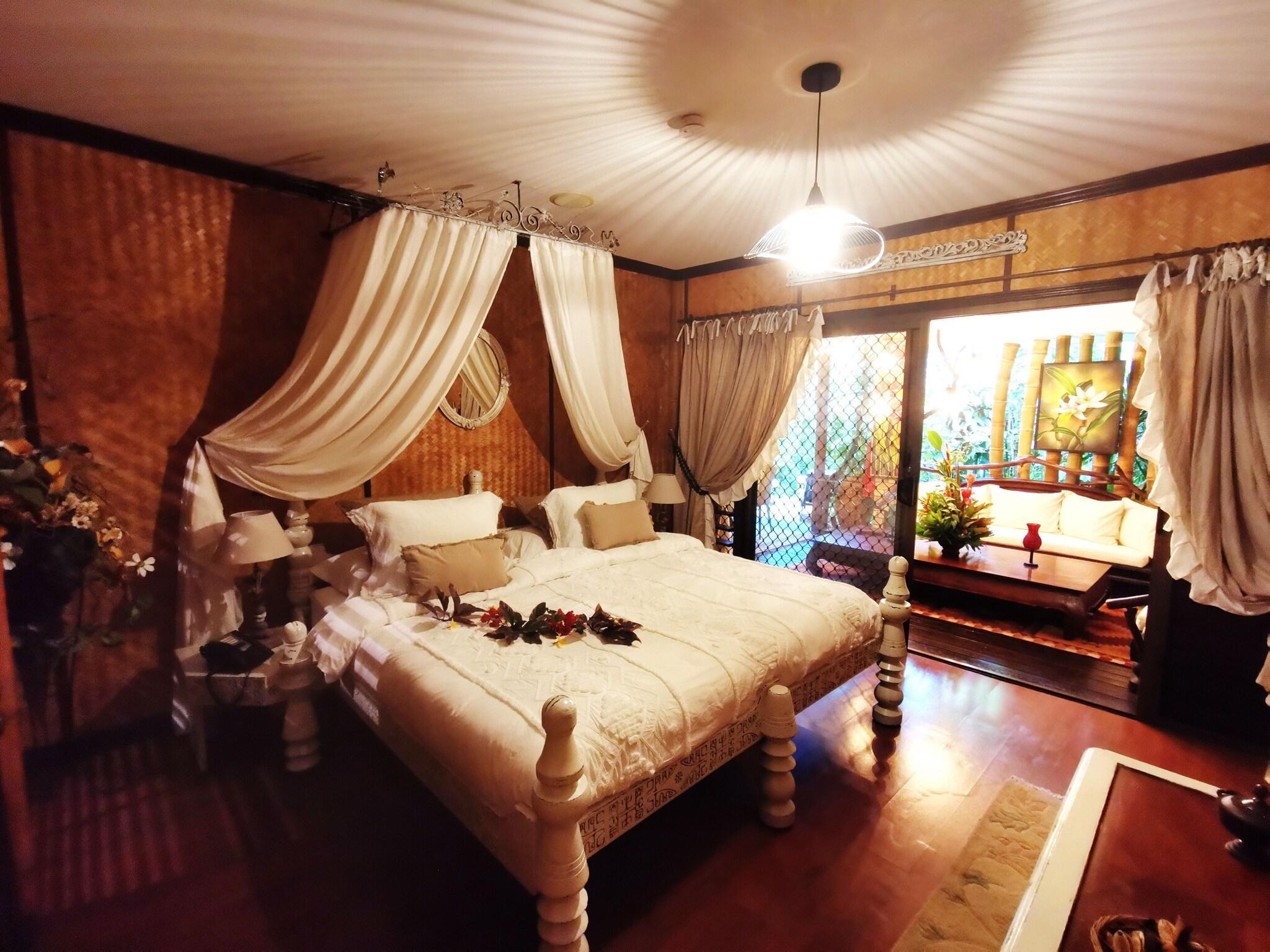 Fenua Mata'i'oa by null