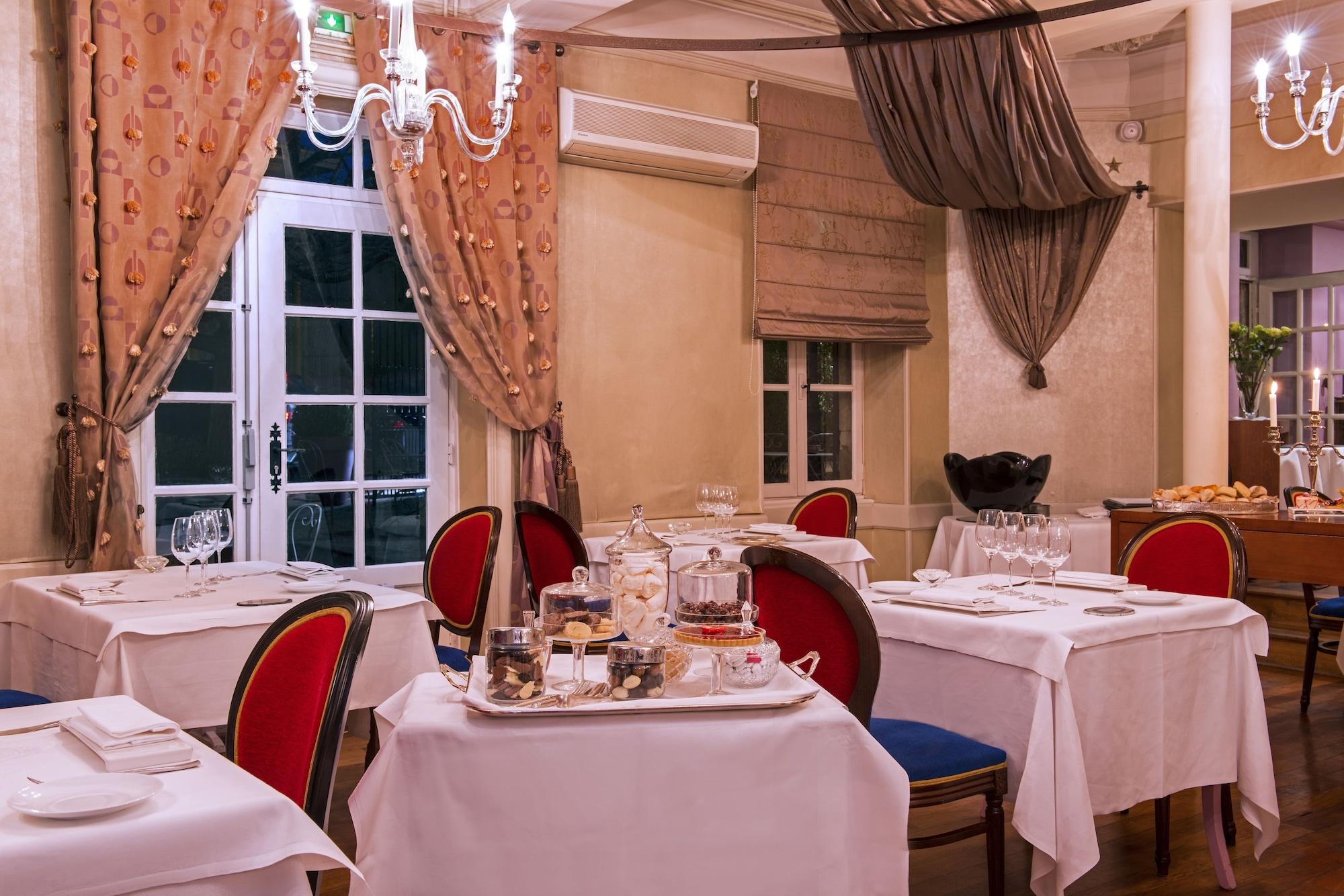 Le Relais de Montmartre by null