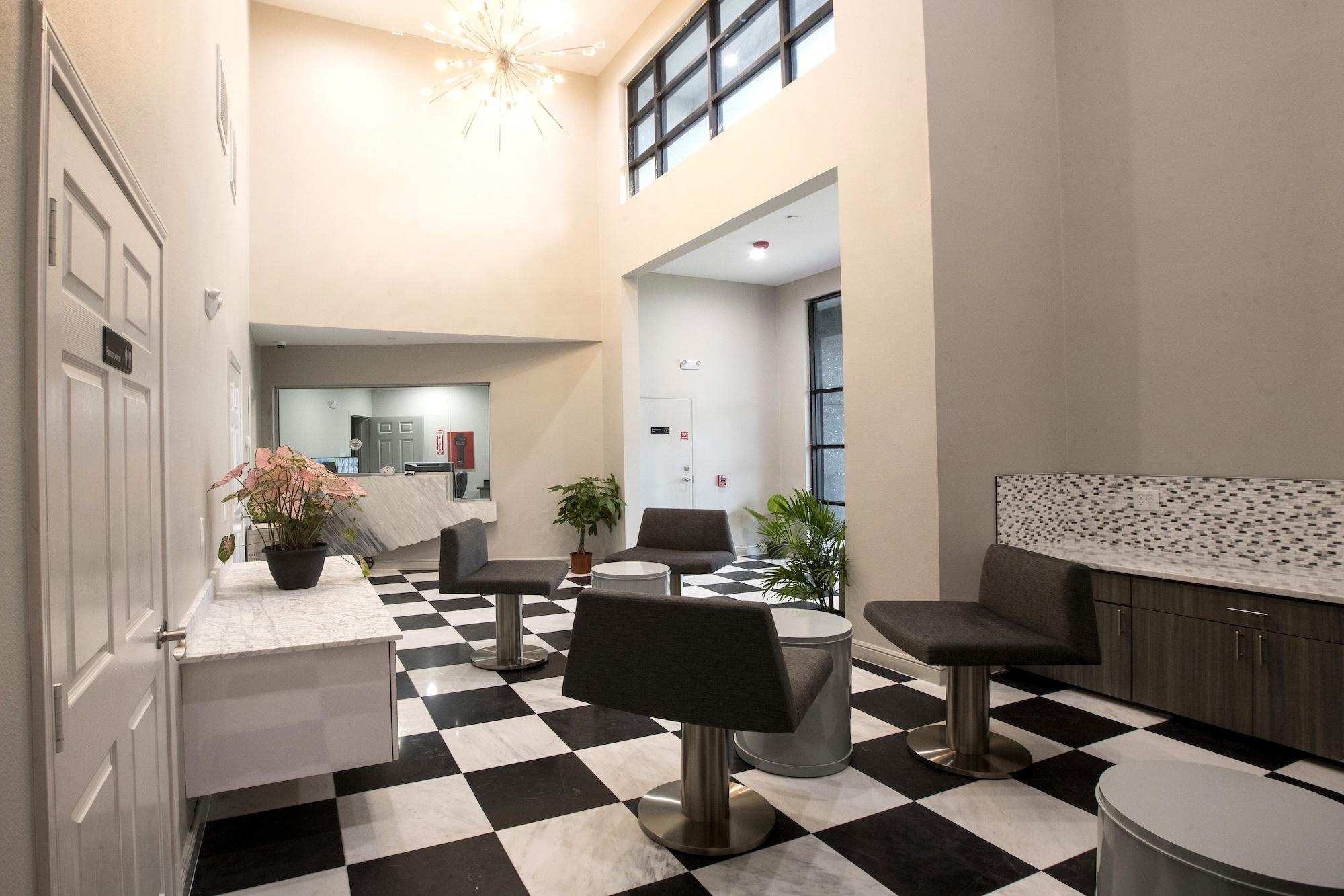 House Hotel