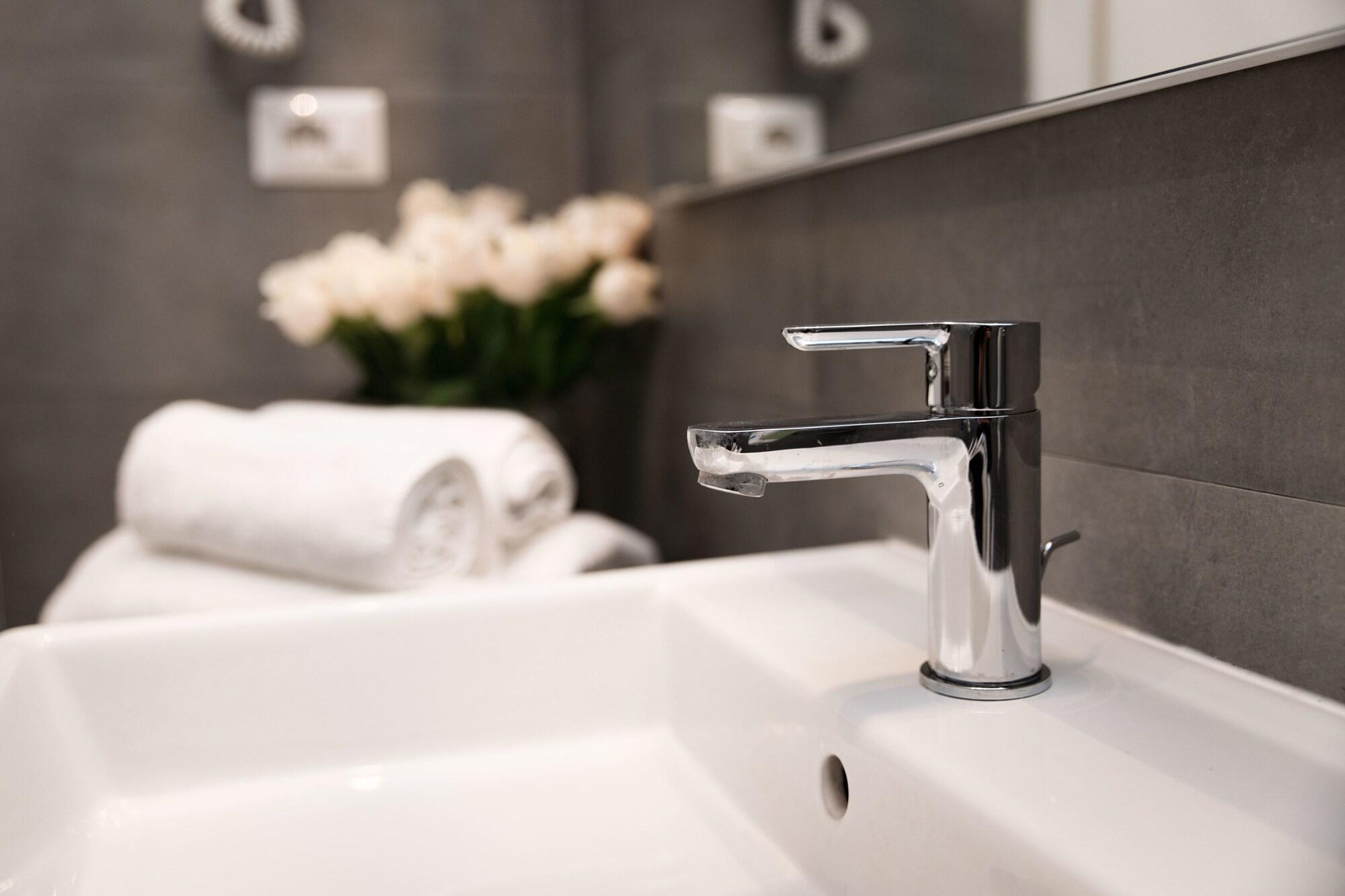 DA ME Suites by null