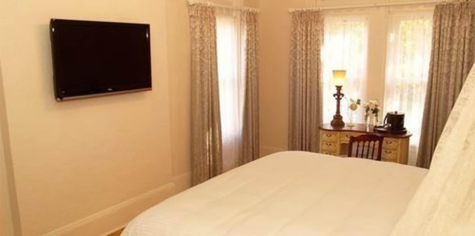 Patterson Inn by null