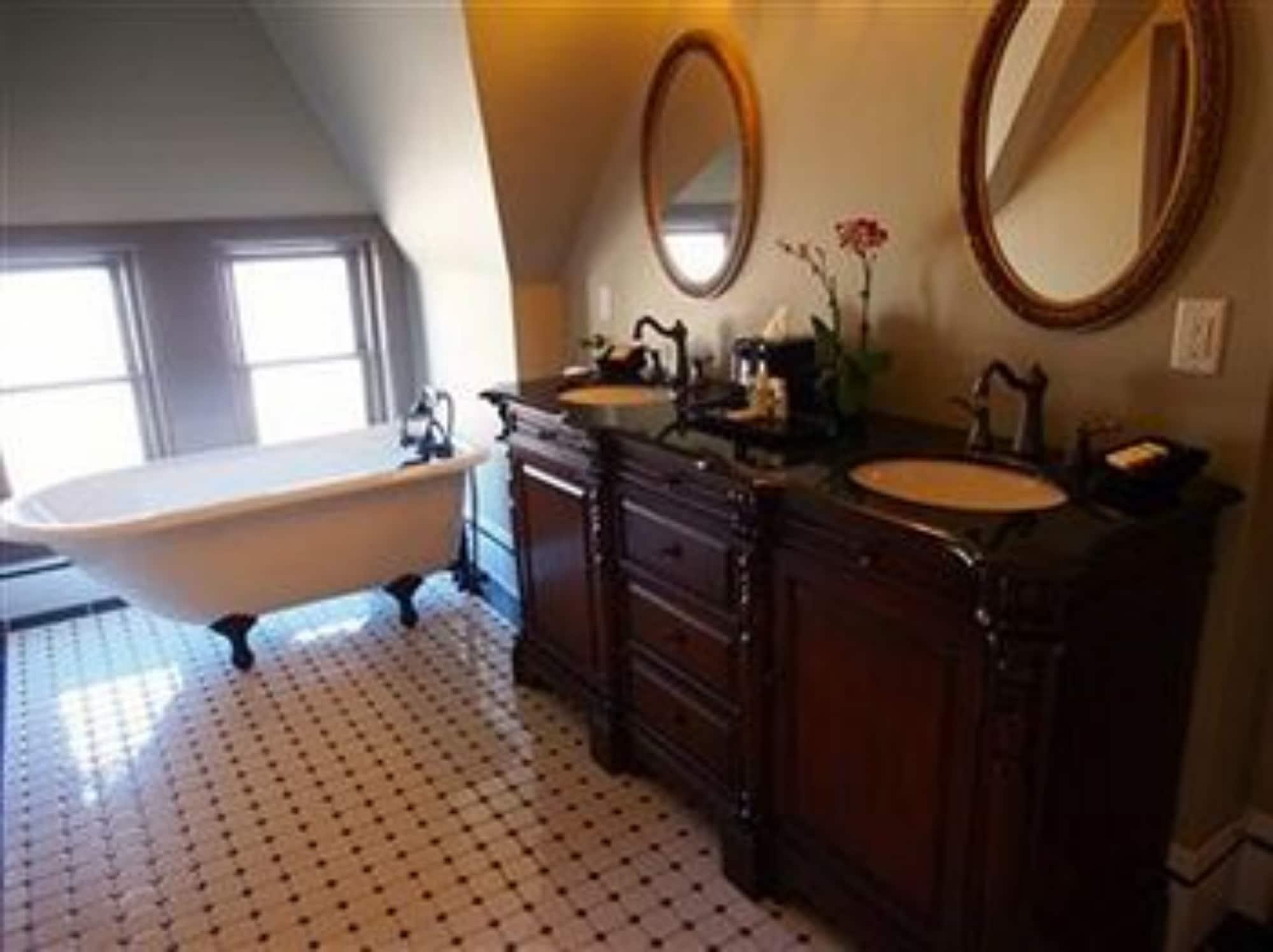 Patterson Inn by null