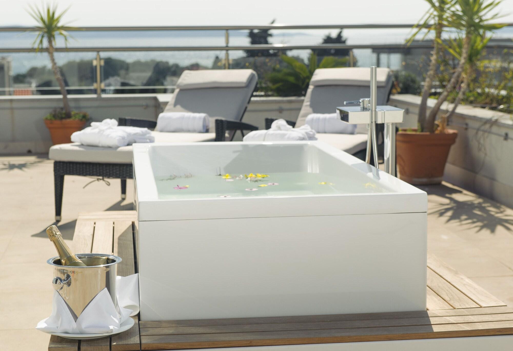 Boban Luxury Suites - фото