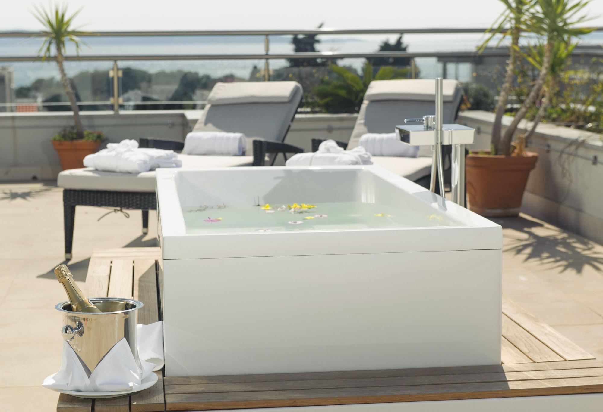 Boban Luxury Suites - фото