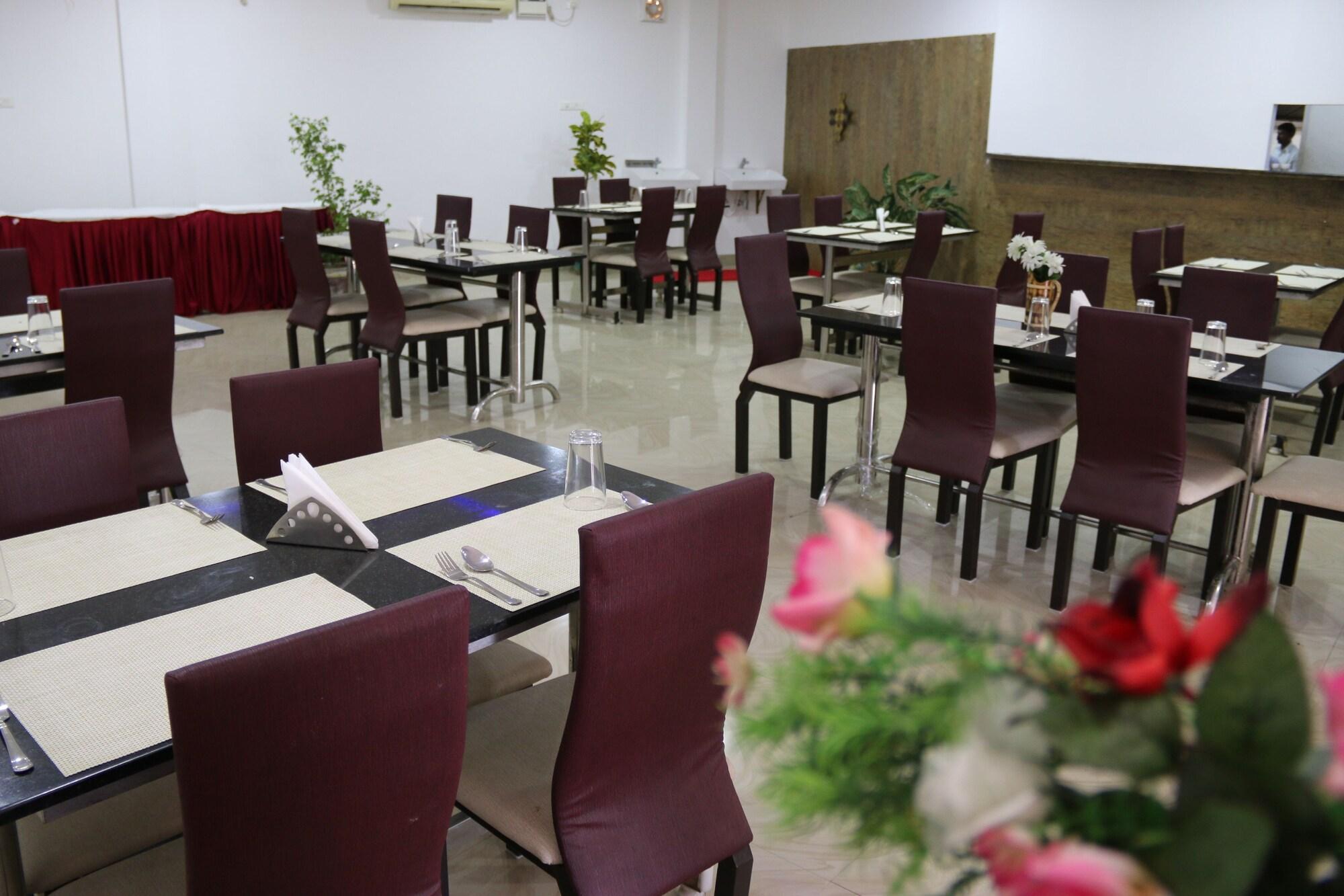 Hotel Bashyam Park