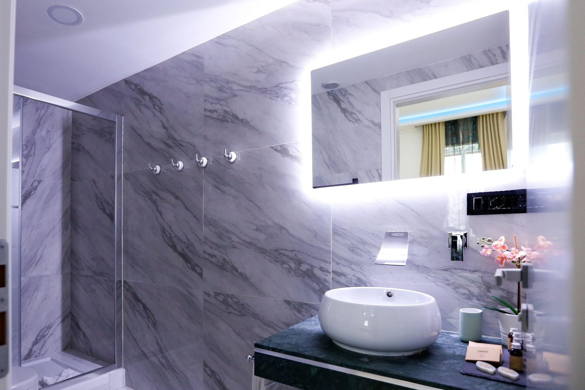 Escapesuite
