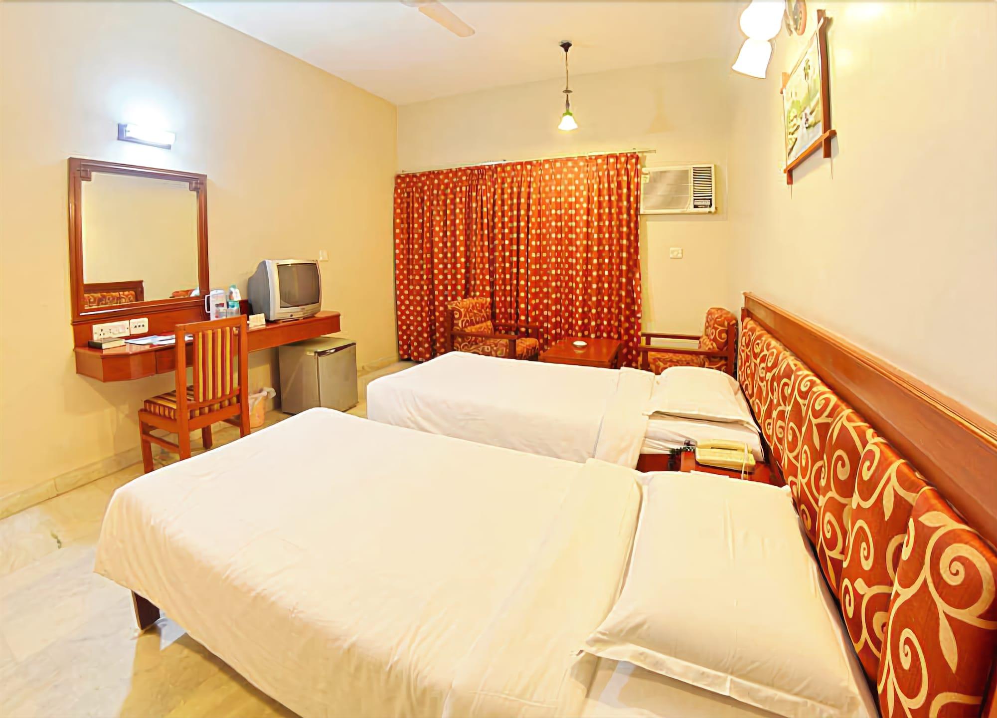 Hotel Gnanam by null
