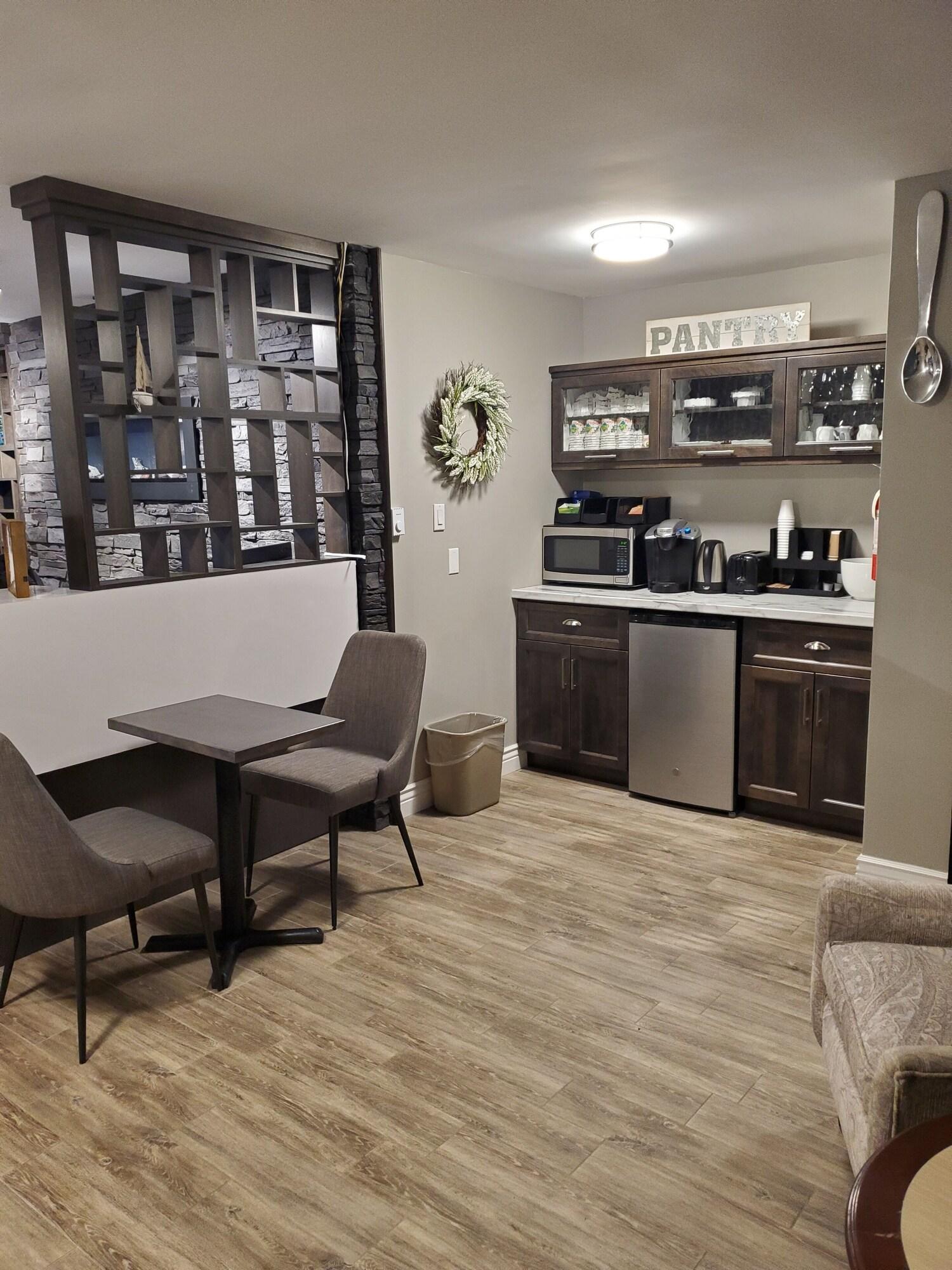Newfound Inn & Suites