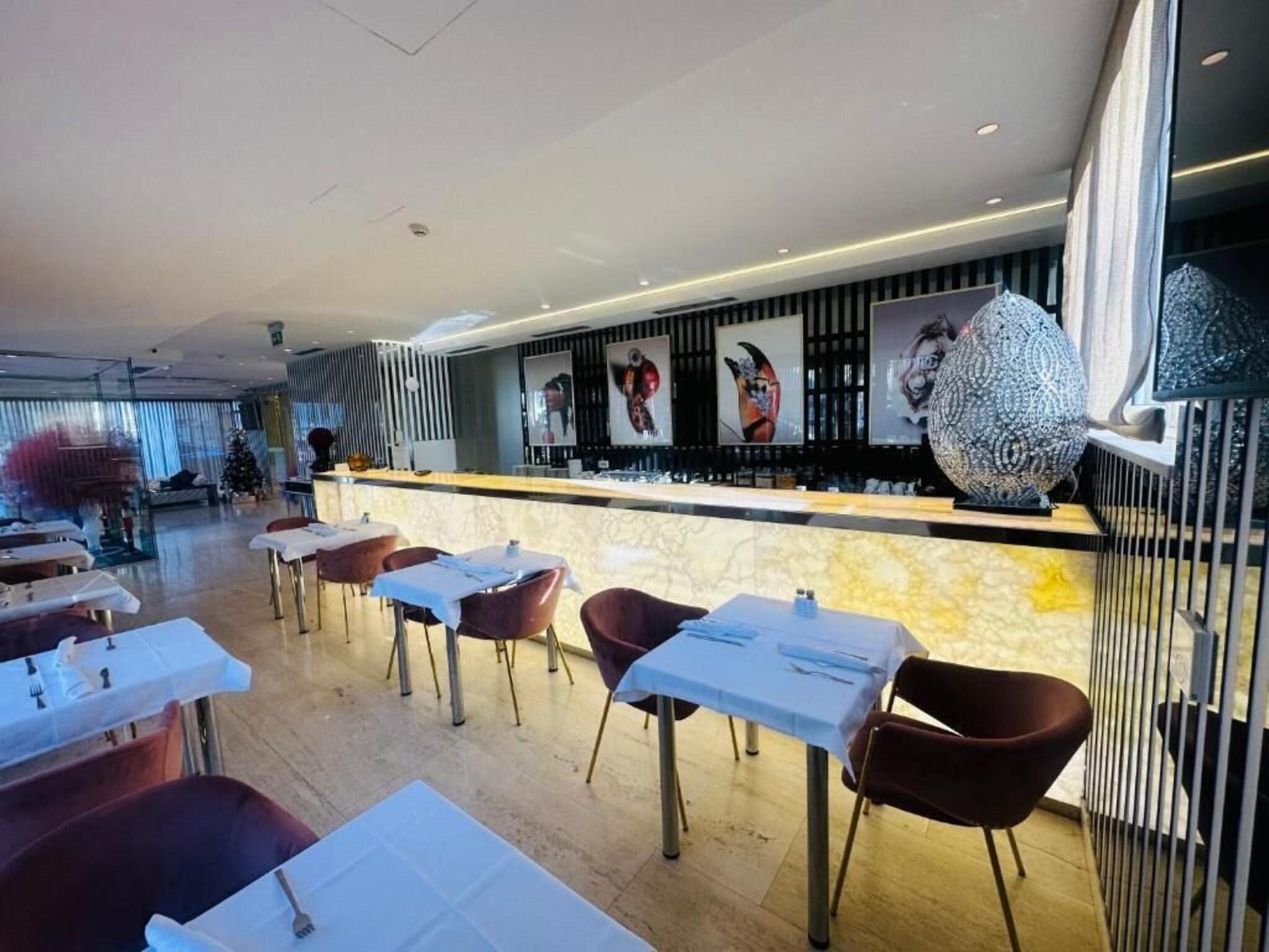 Hotel 9 by null