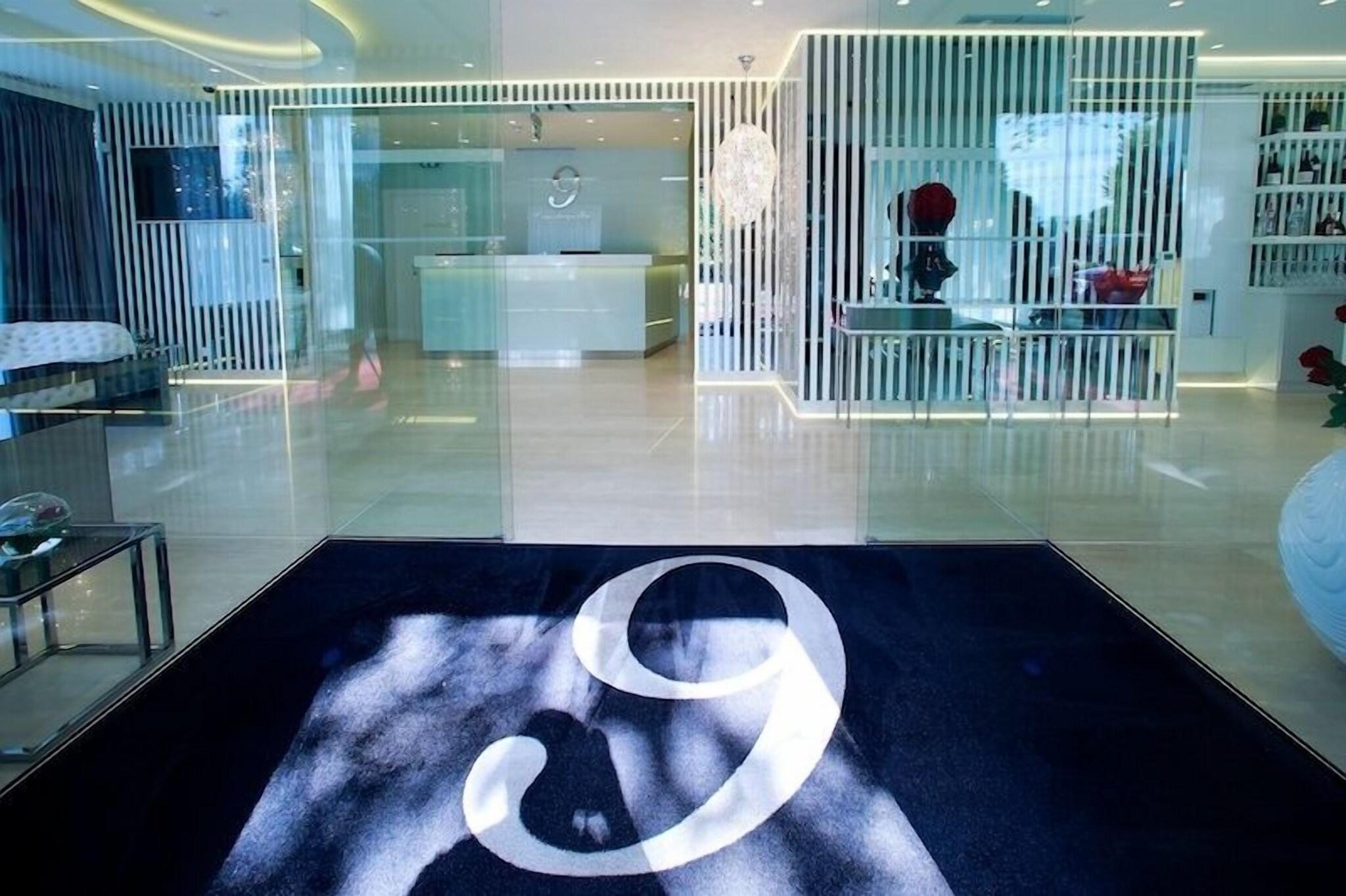 Hotel 9 by null