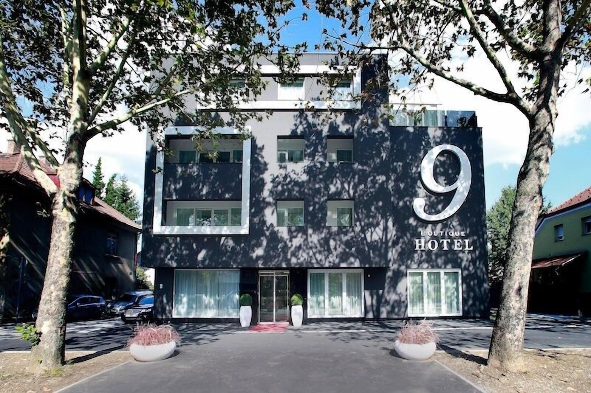 Hotel 9 by null