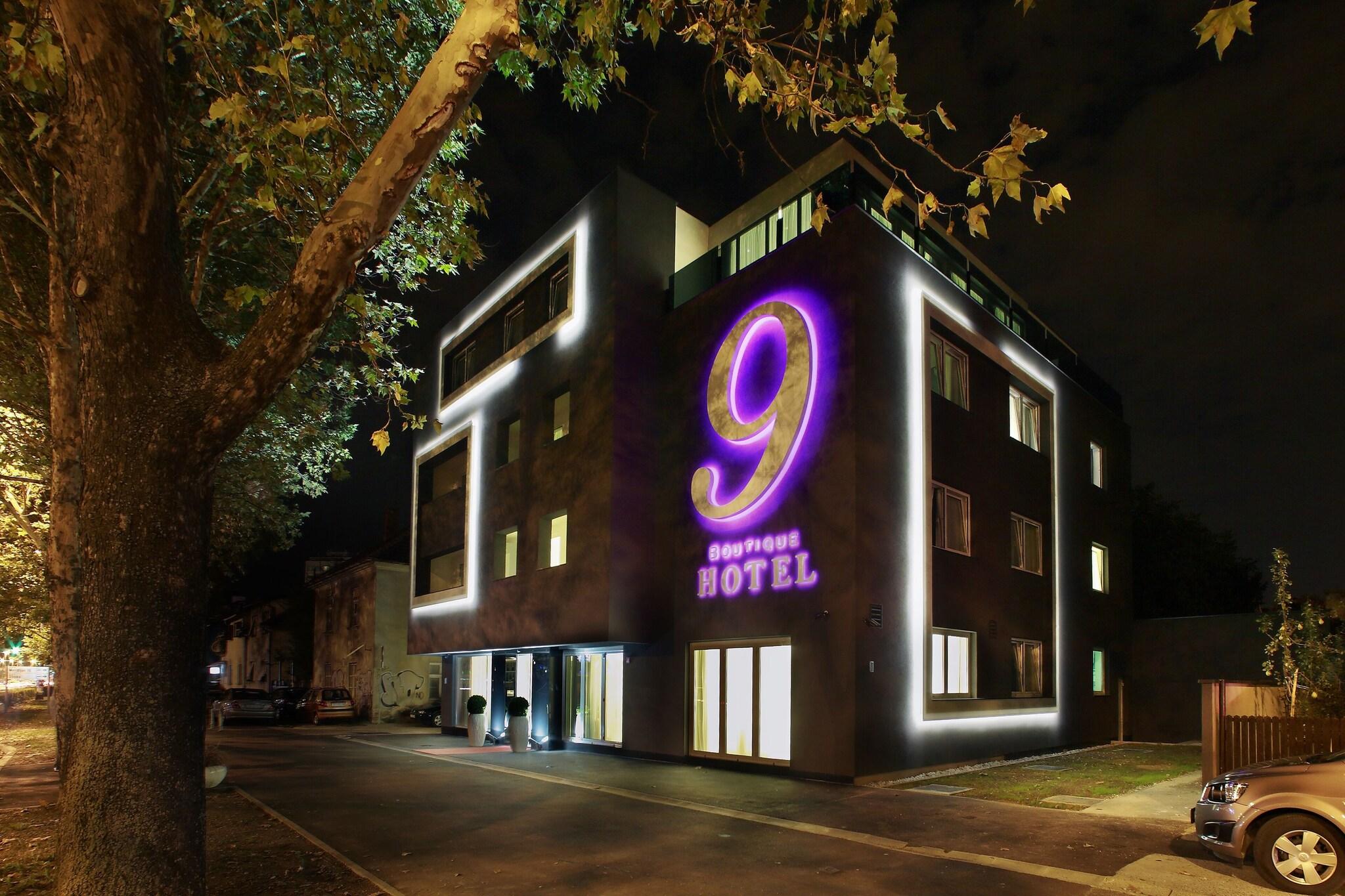 Hotel 9 by null