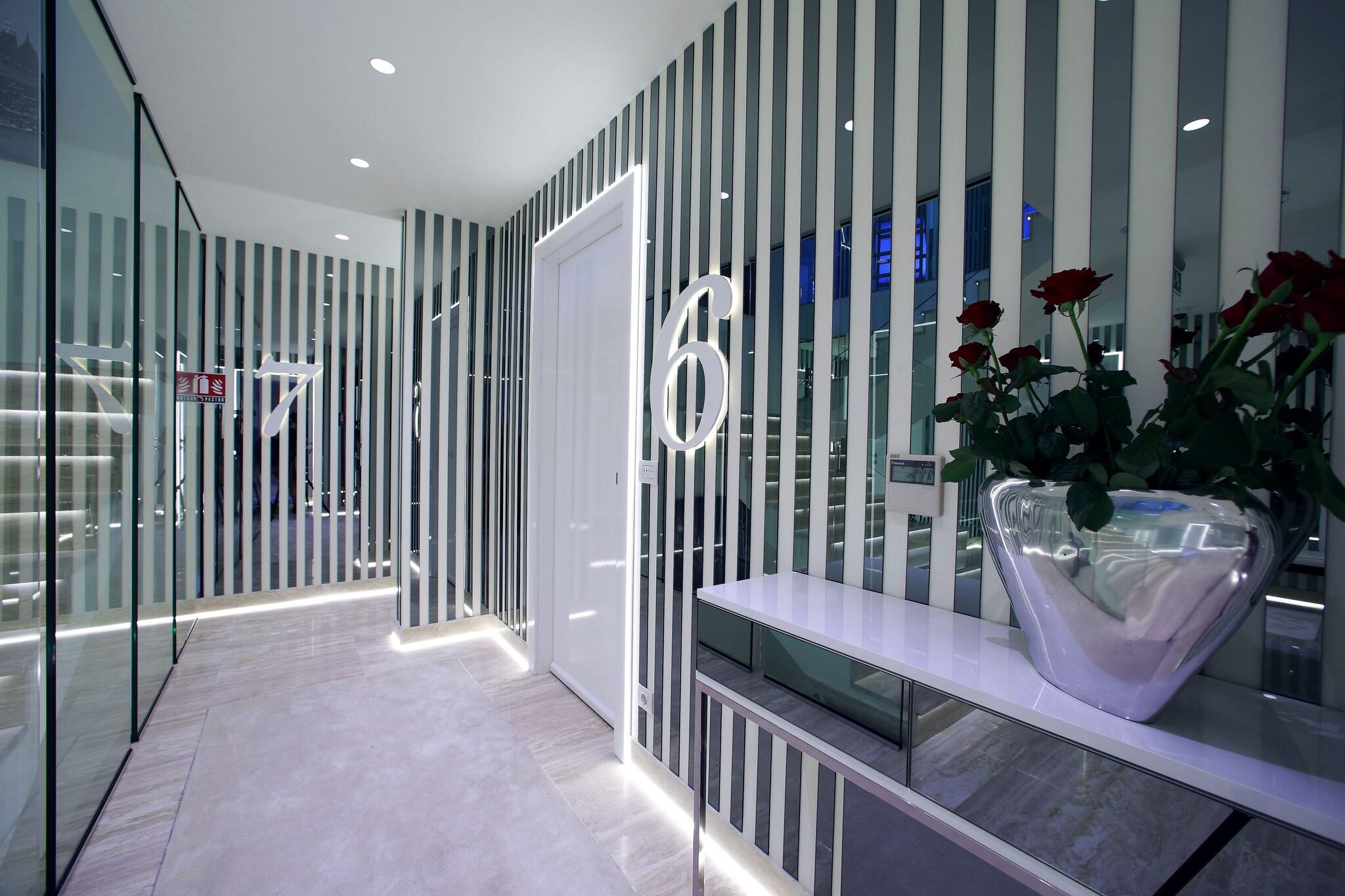 Hotel 9 by null