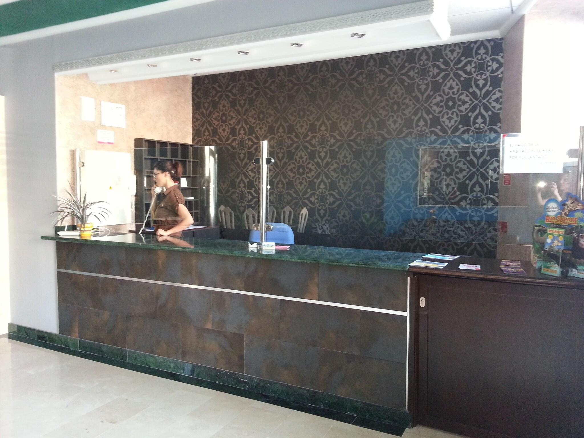 Hotel Almoradi - attēls