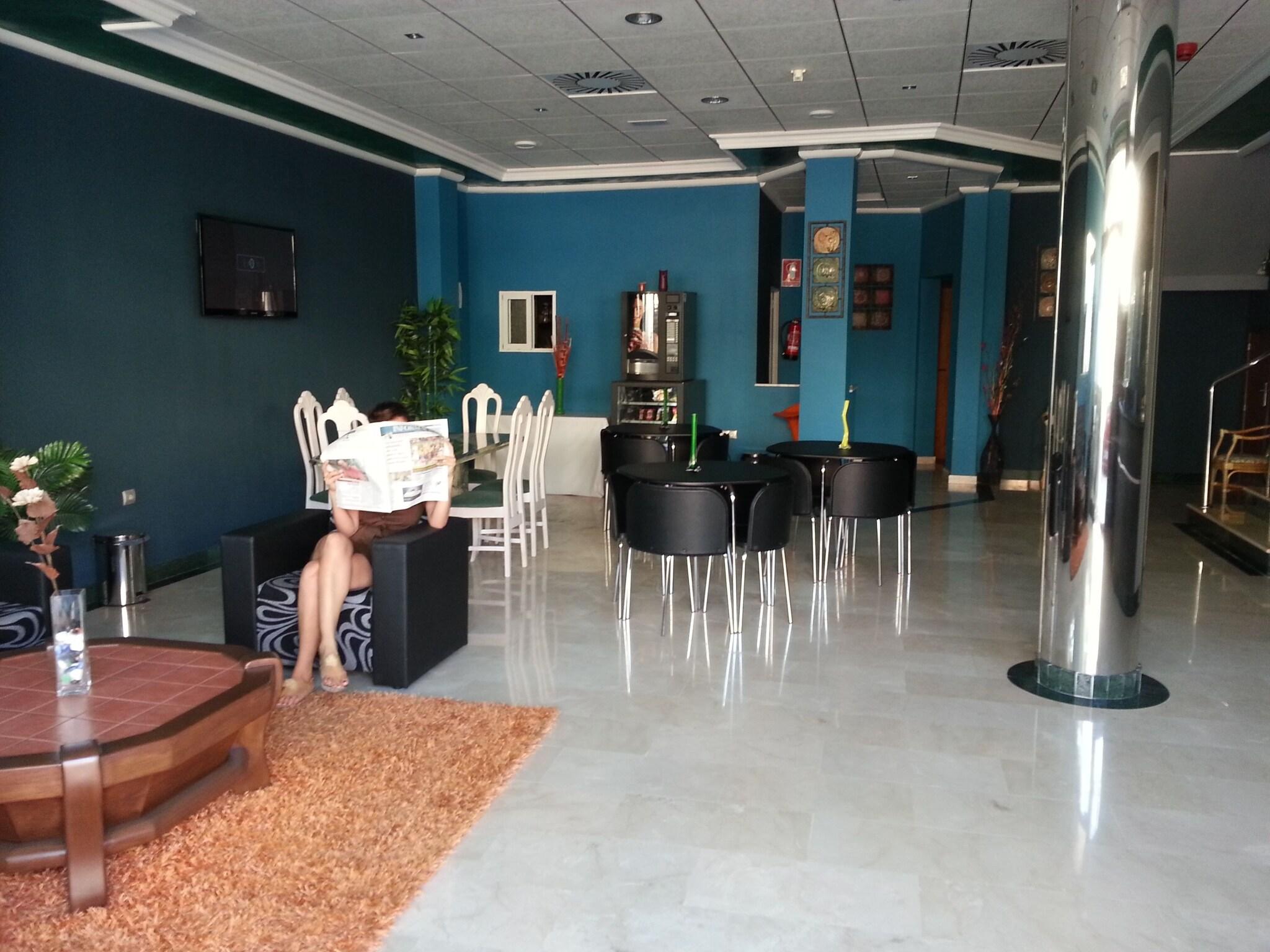 Hotel Almoradi - attēls