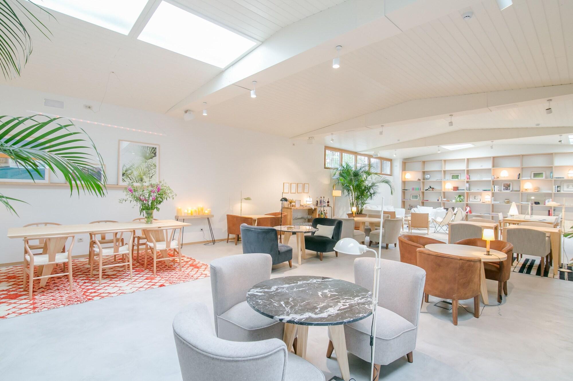 Margot House by null