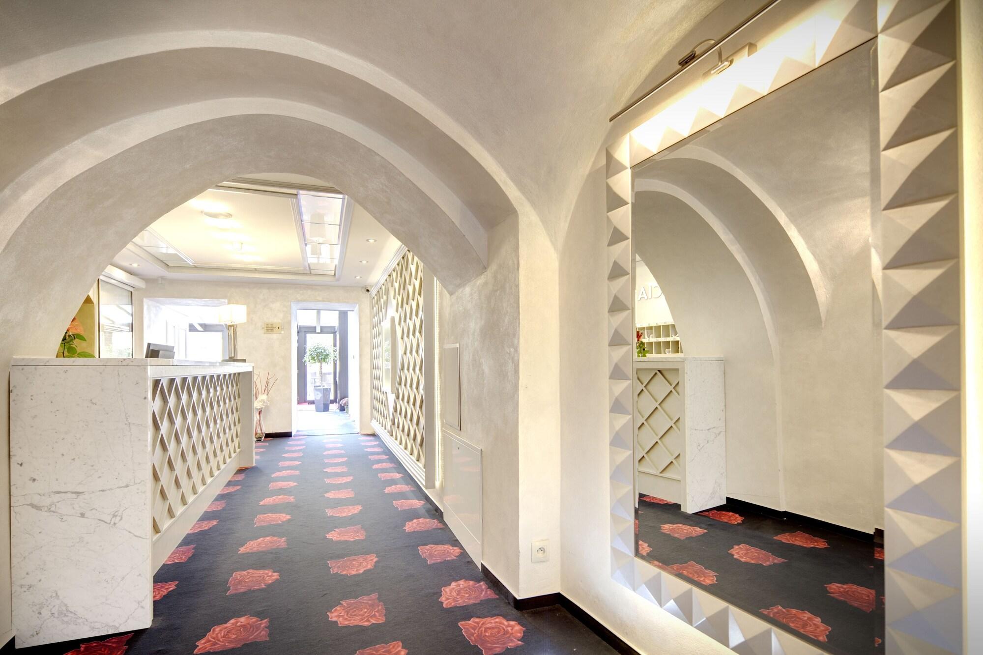 HOTEL HVIEZDOSLAV by null