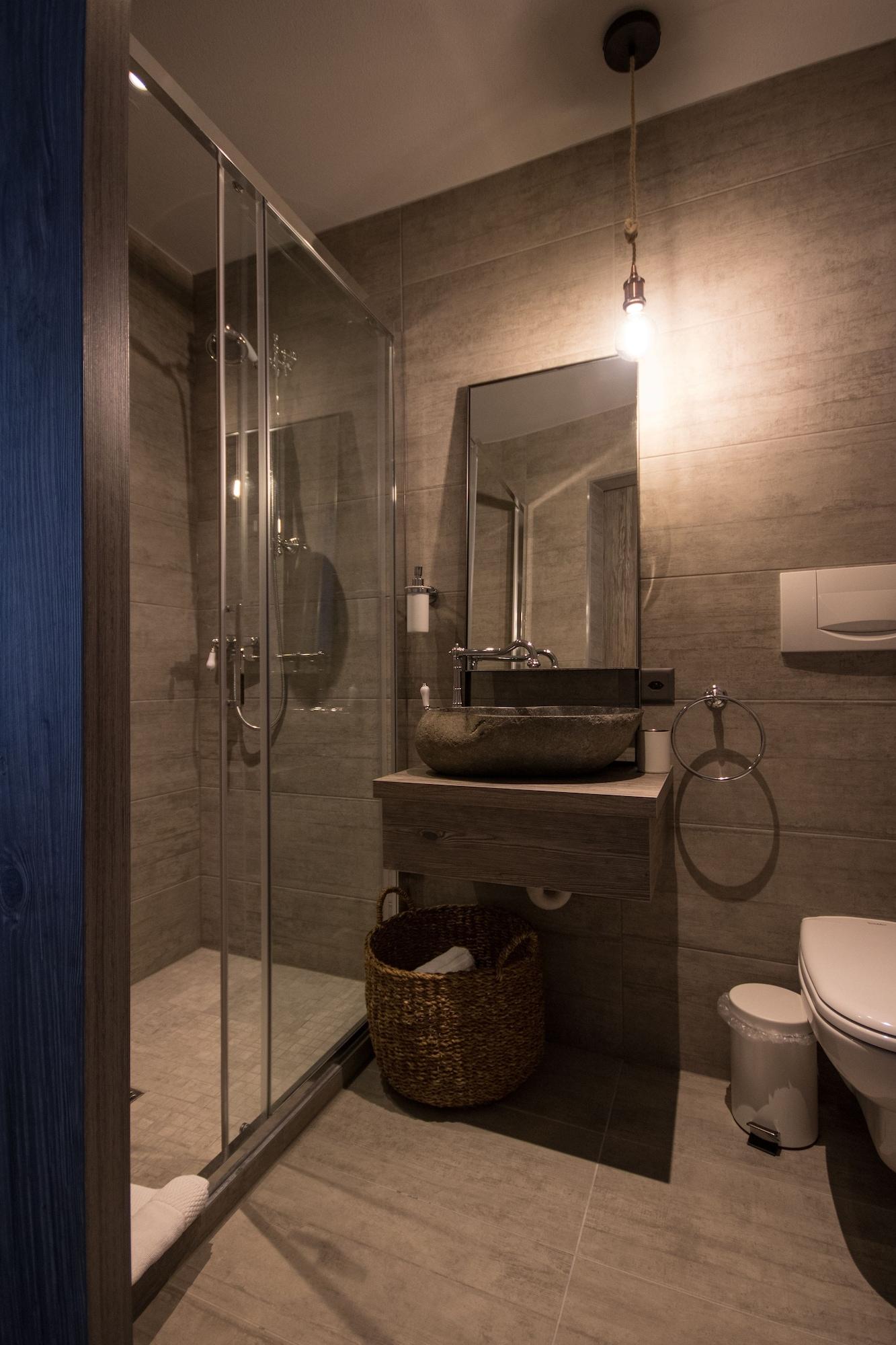Seven Boutique Hotel