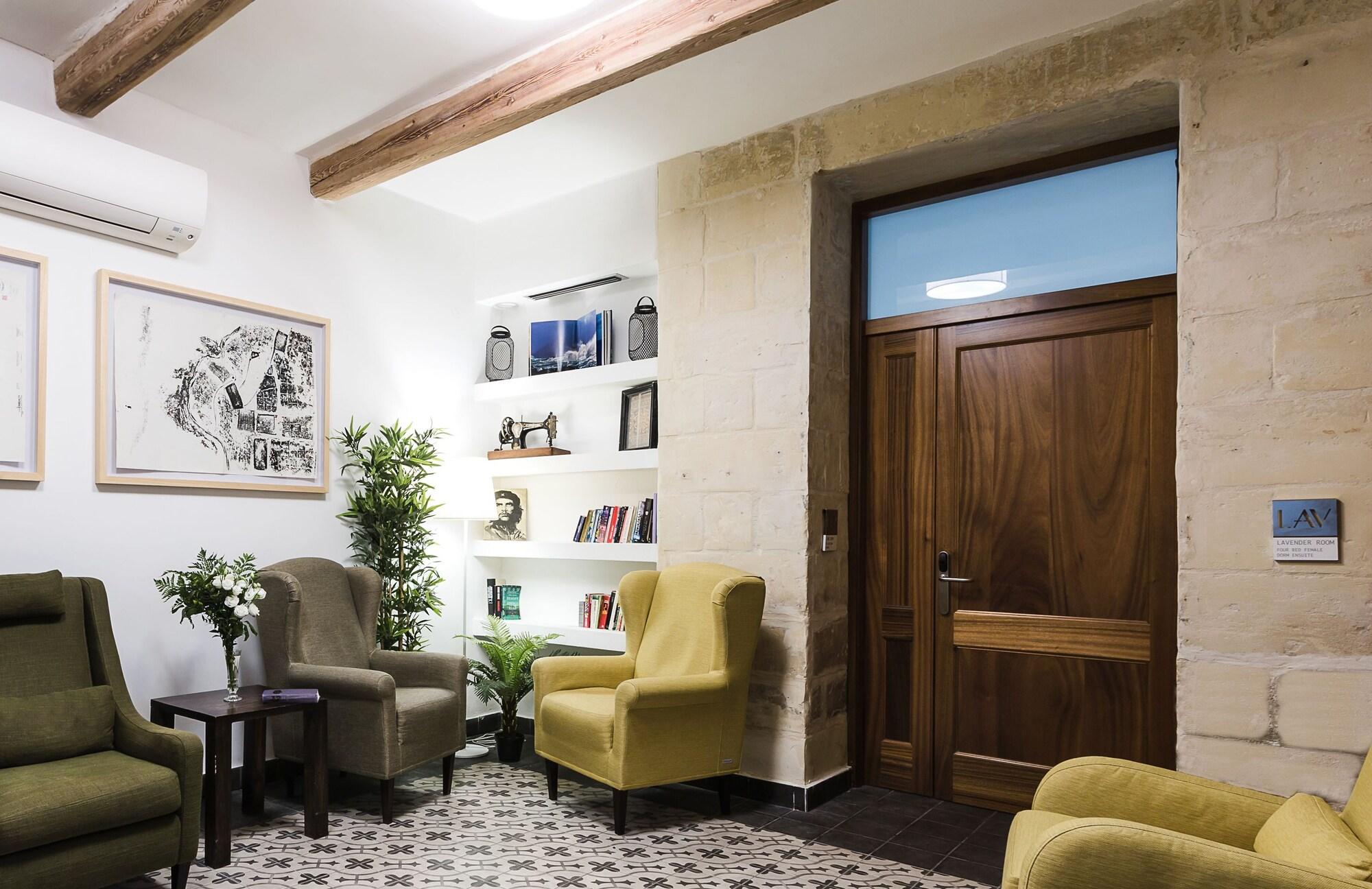 Two Pillows Boutique Hostel