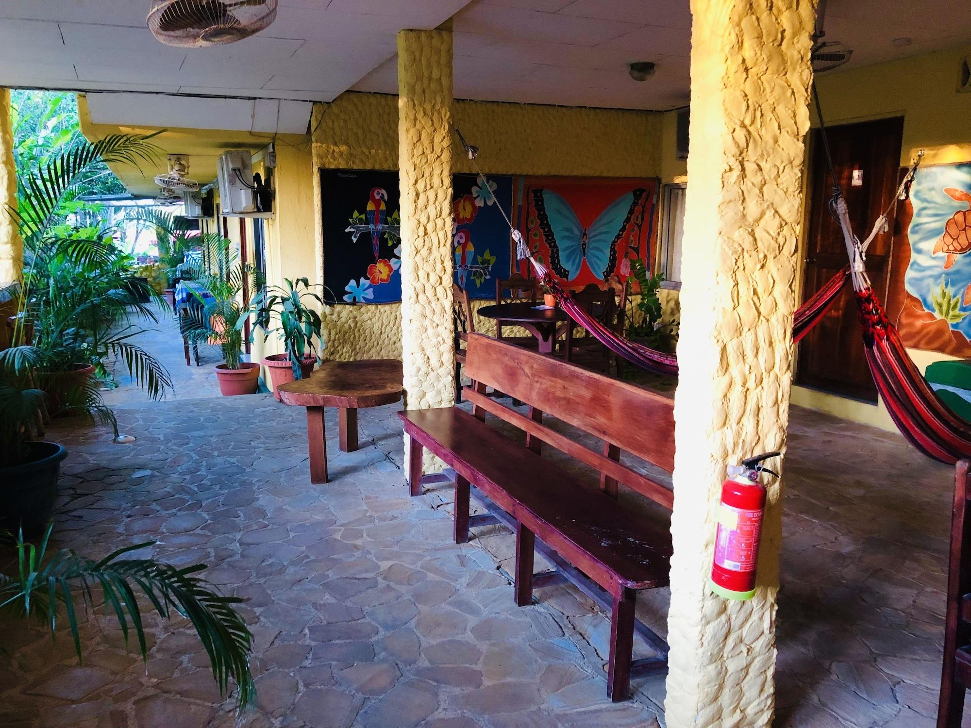 Hotel Aurora by null