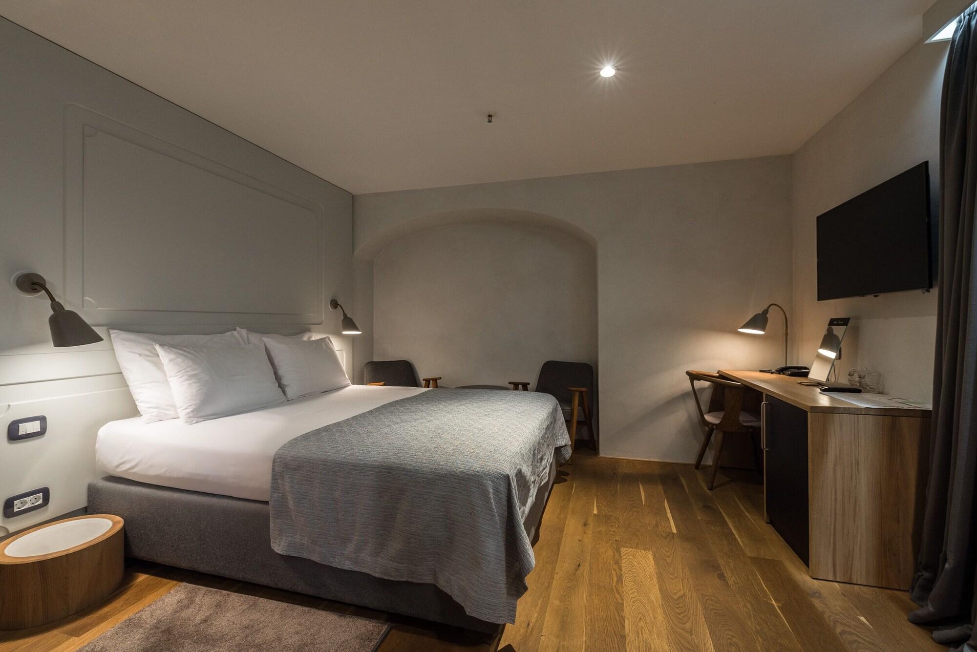 Hotel & restaurant Peteani by null