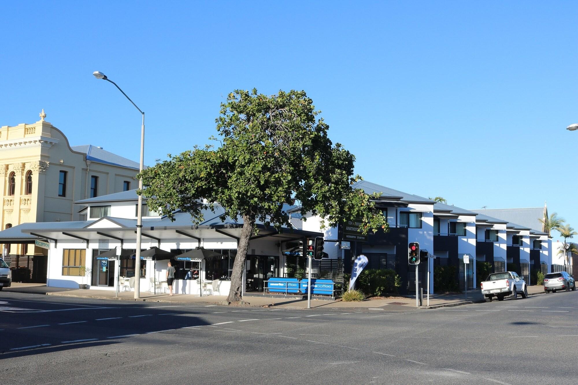 Coffee House Apartment Motel by null