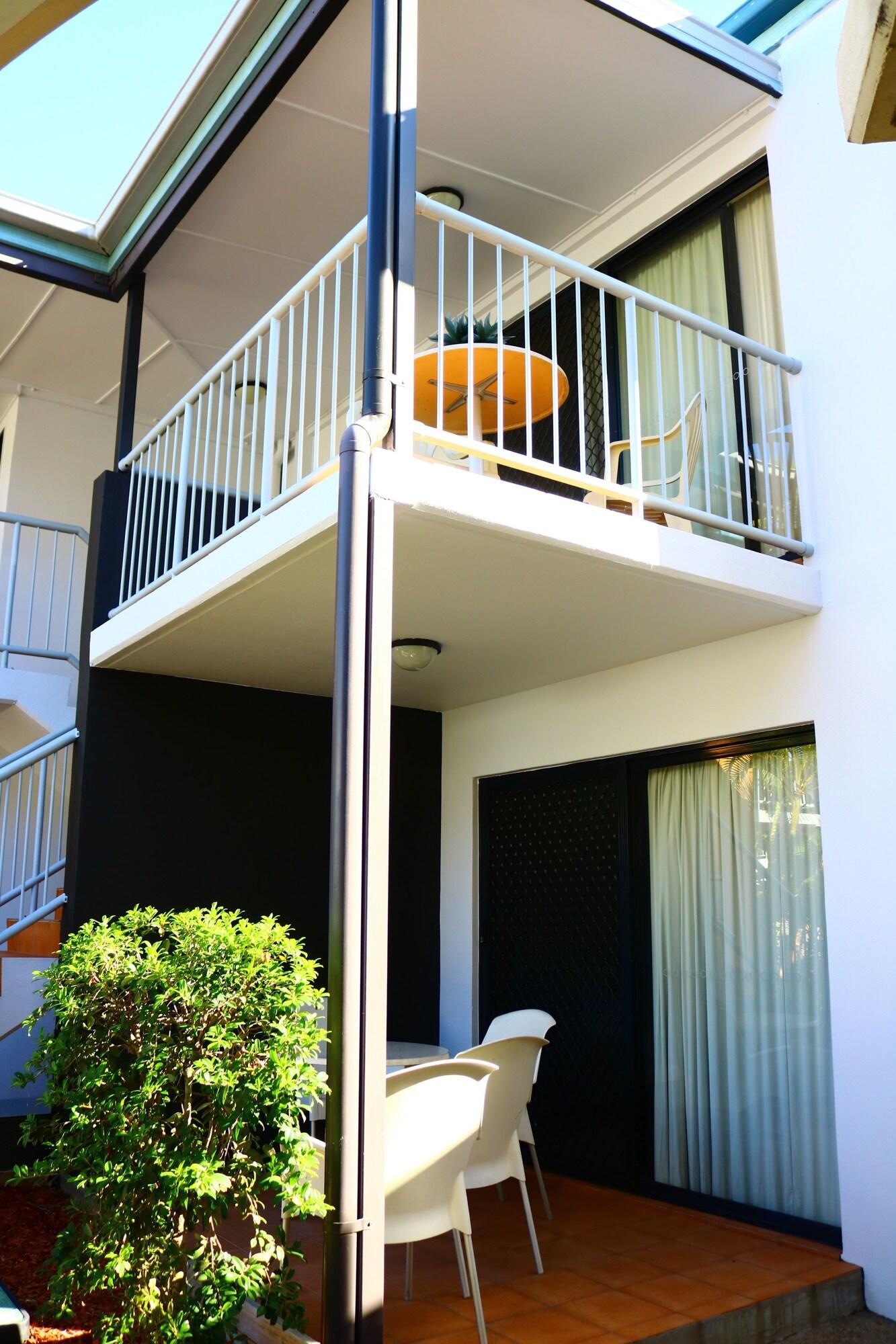 Coffee House Apartment Motel by null