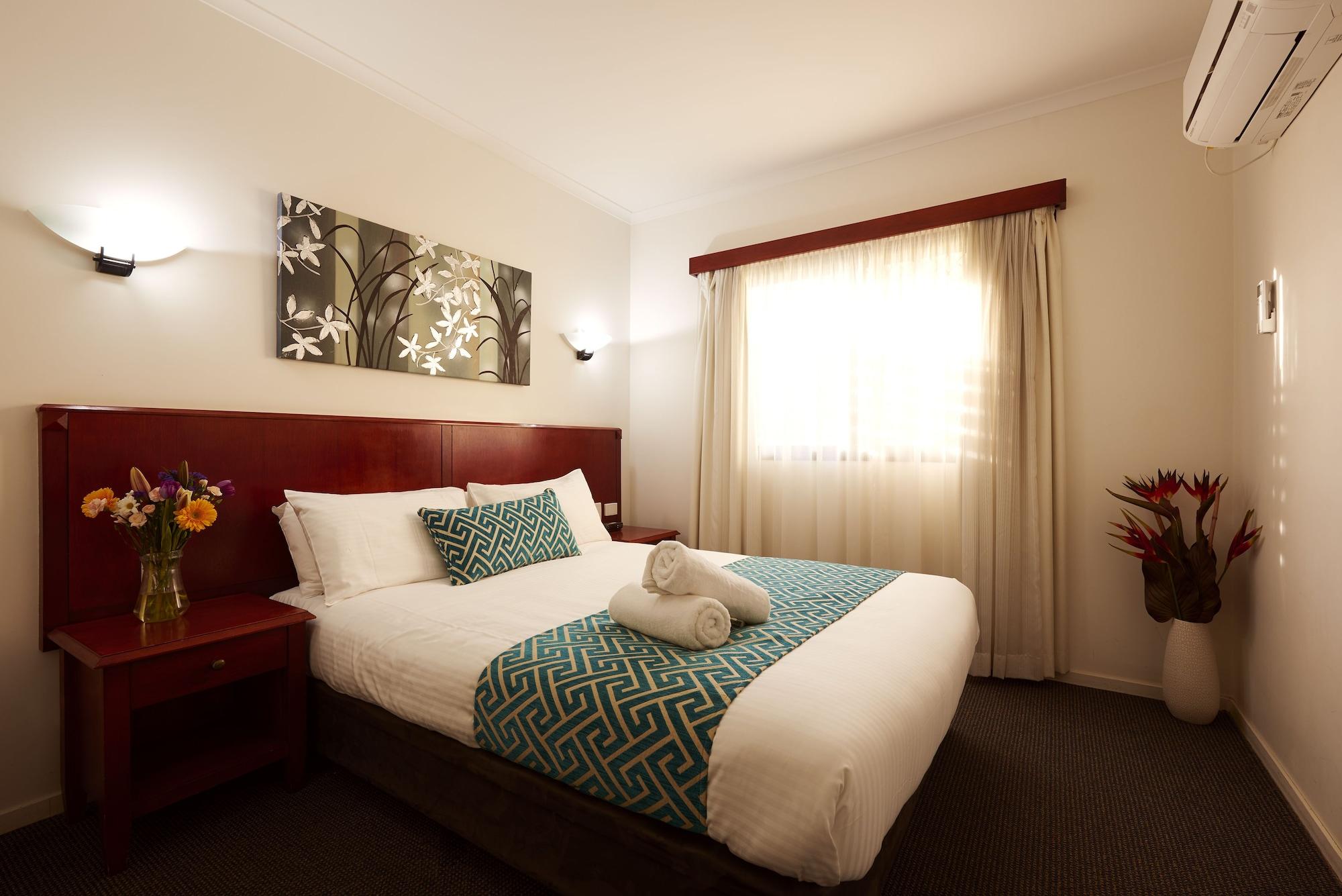 Coffee House Apartment Motel by null