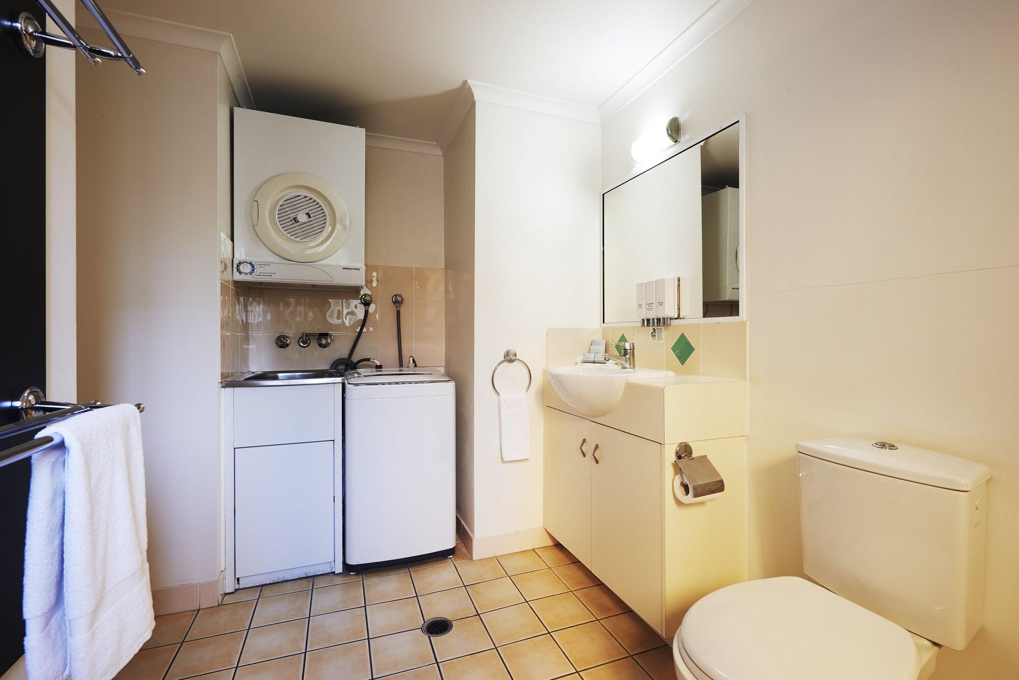 Coffee House Apartment Motel by null