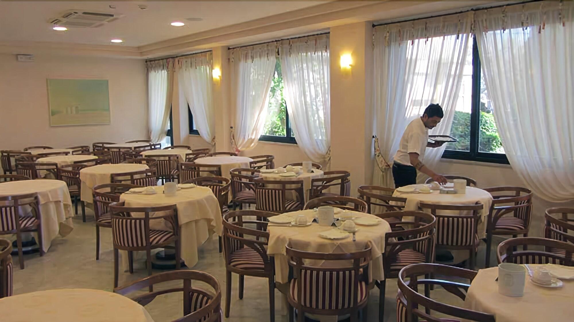 Hotel Sabra