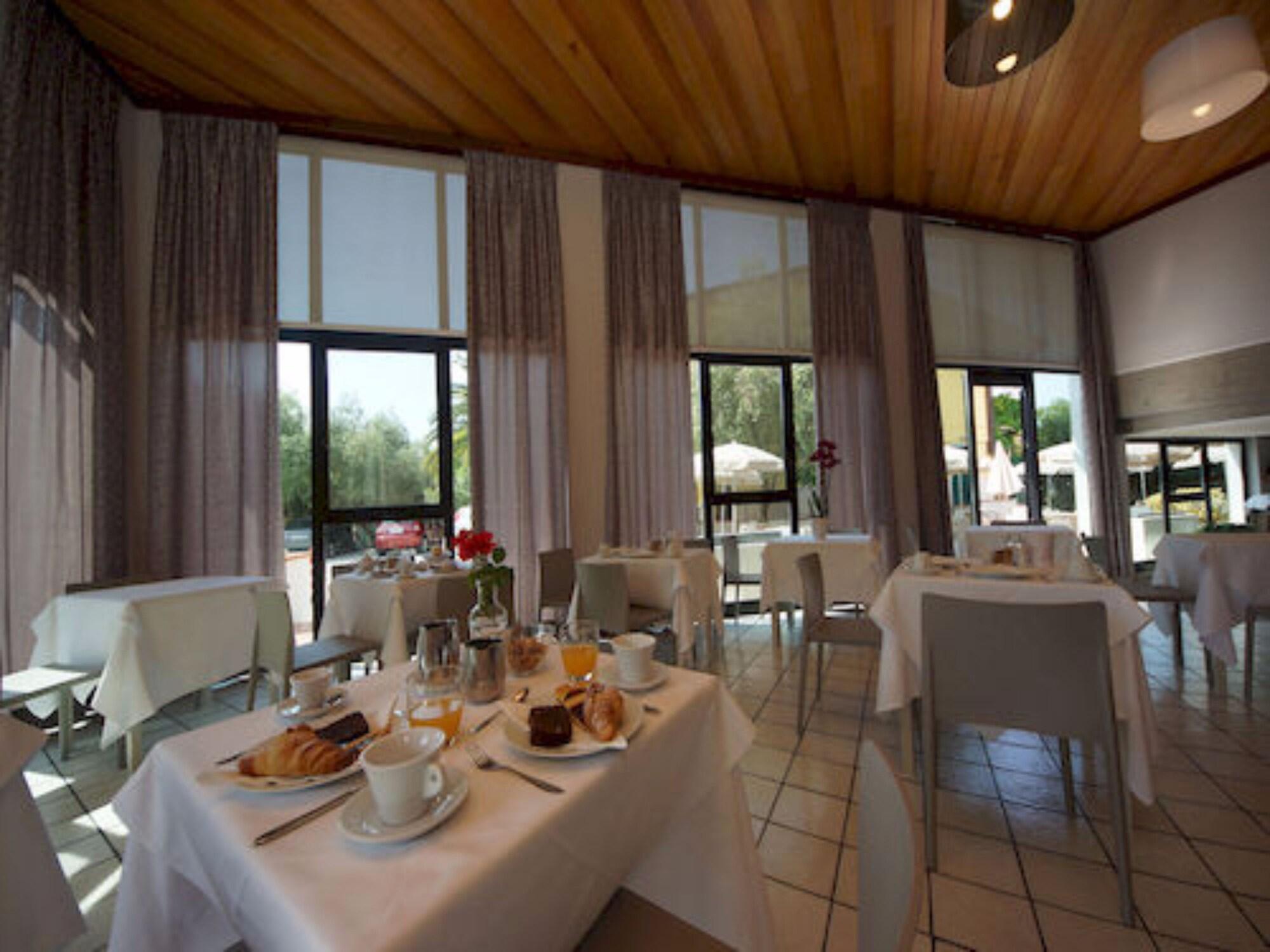 Hotel Saviola