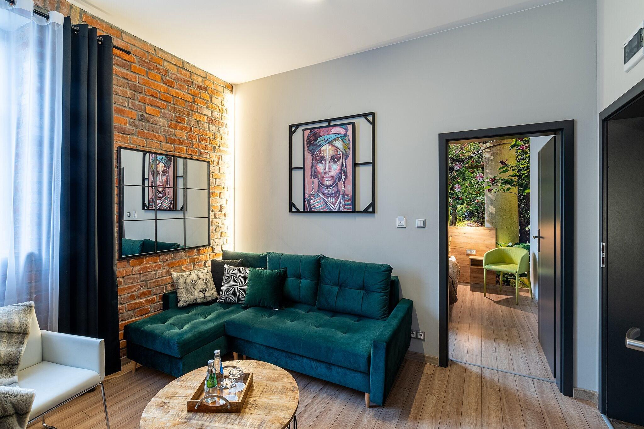 Art & Garden Residence by null