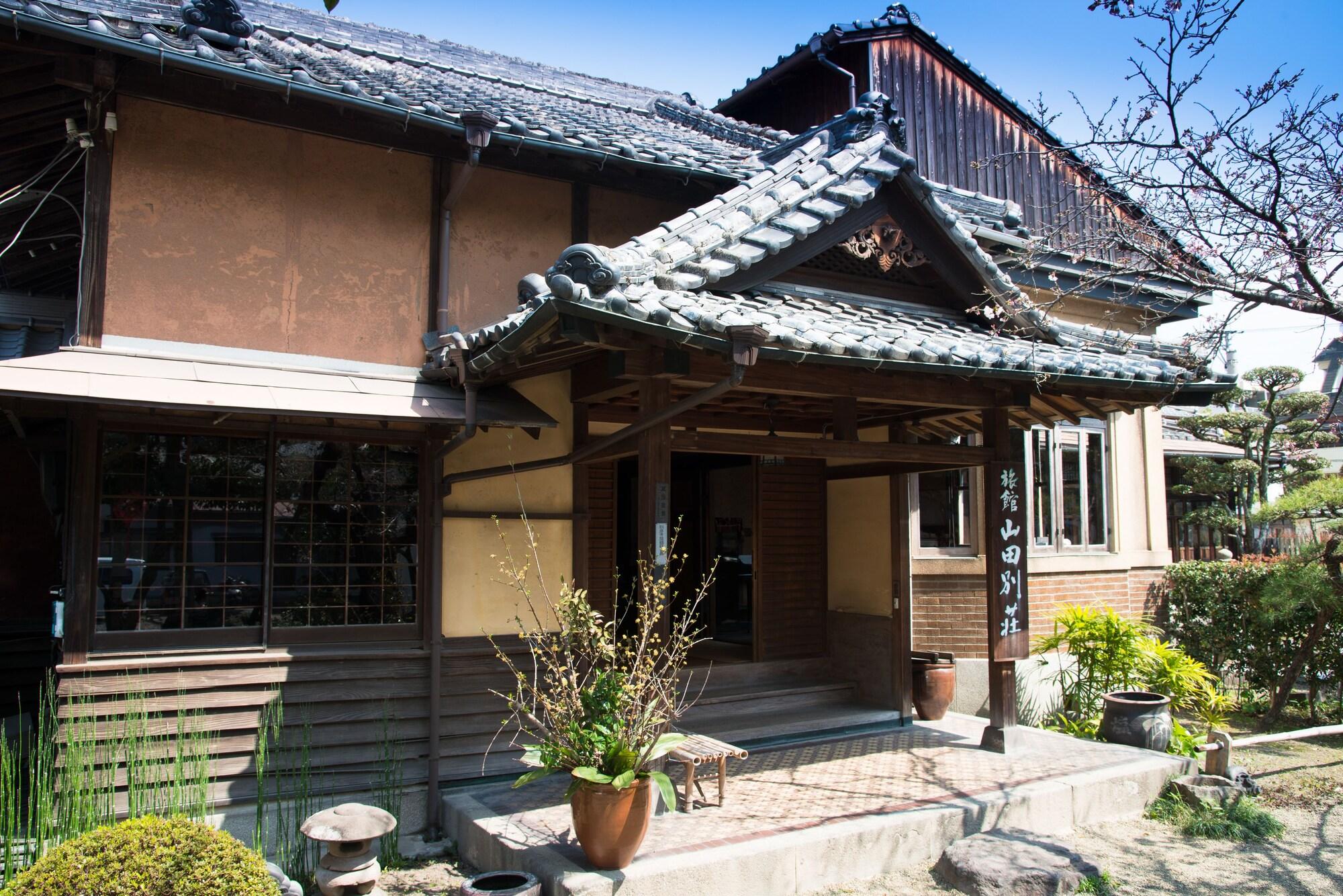 Yamada Bessou by null