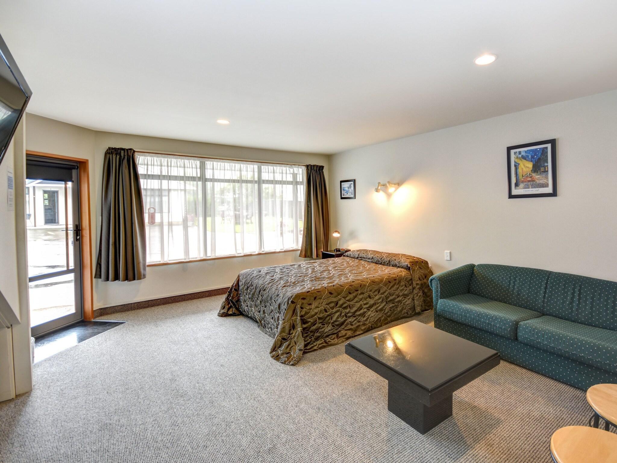 Bonnie Knights Motel
