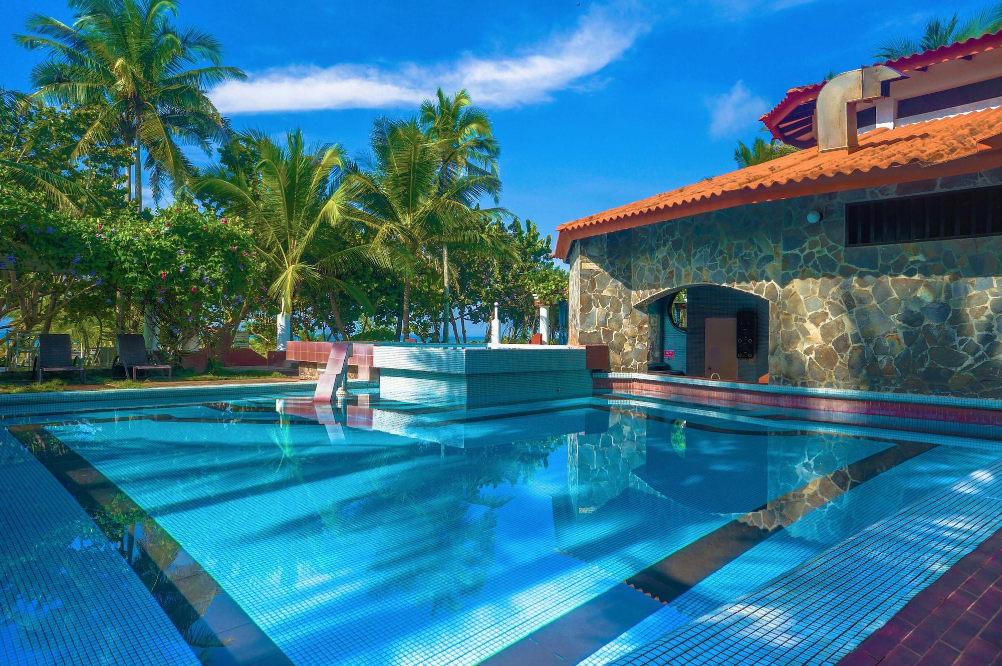 Las Olas Beach Resort by null