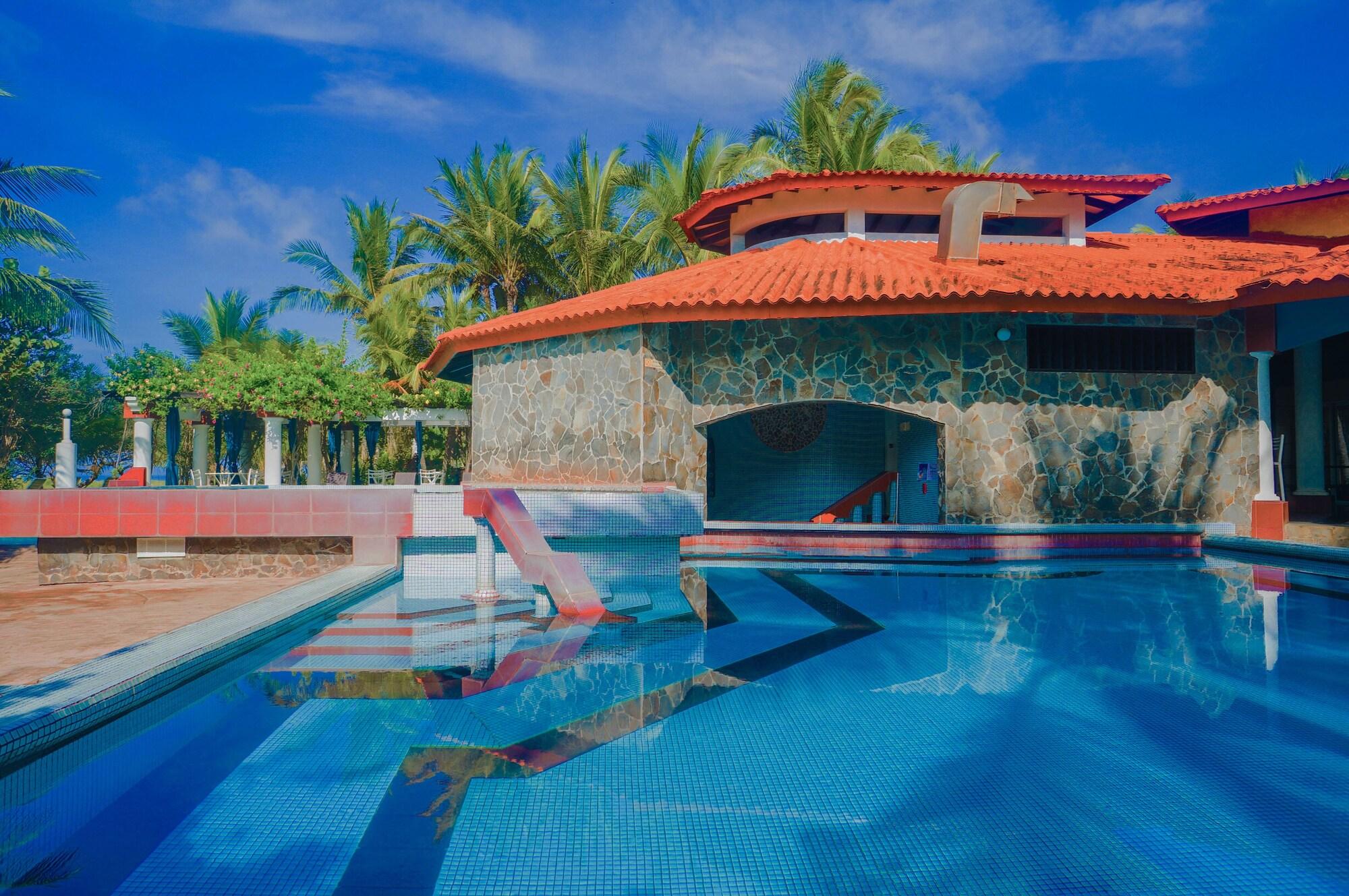 Las Olas Beach Resort by null