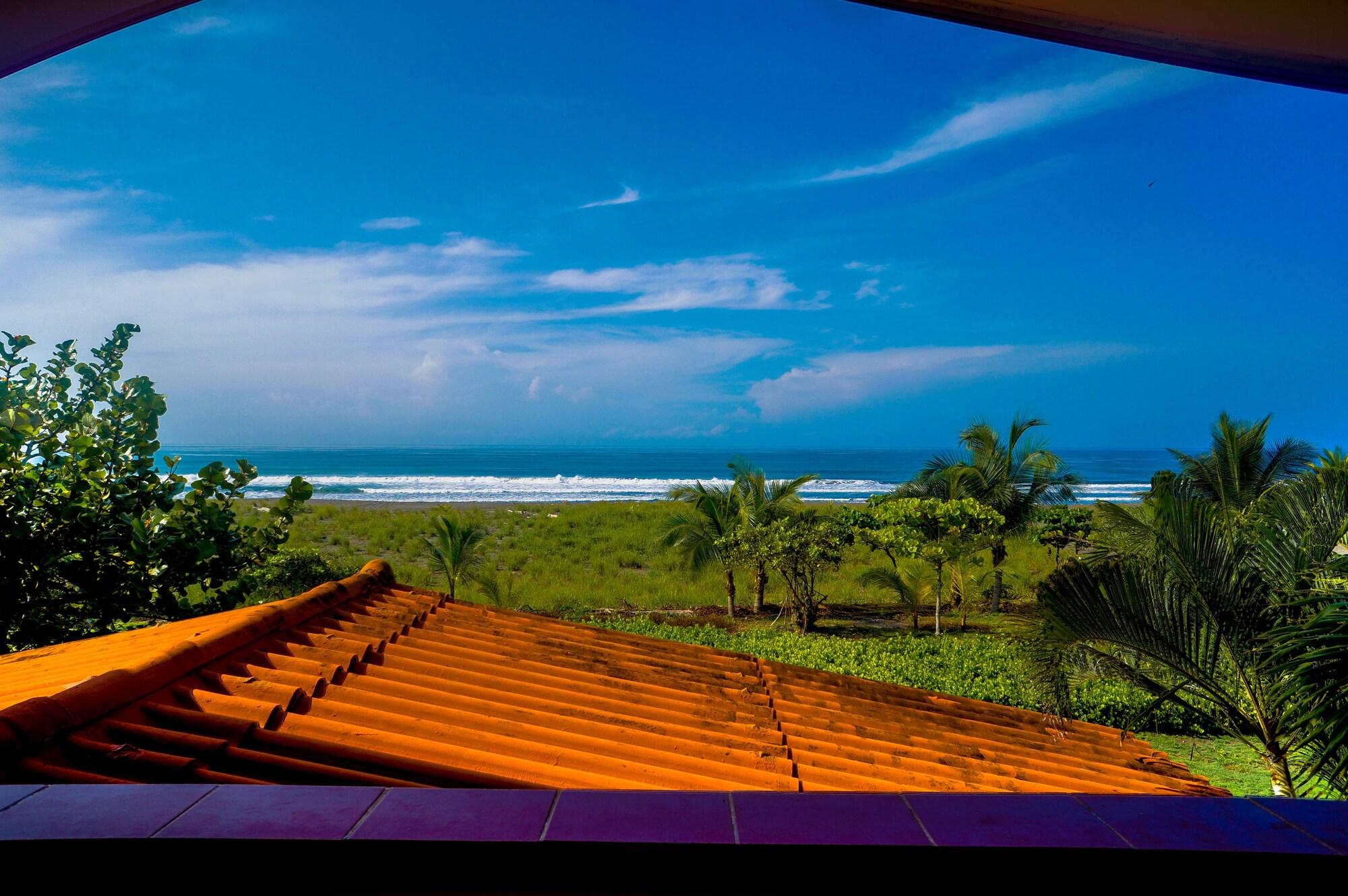 Las Olas Beach Resort by null